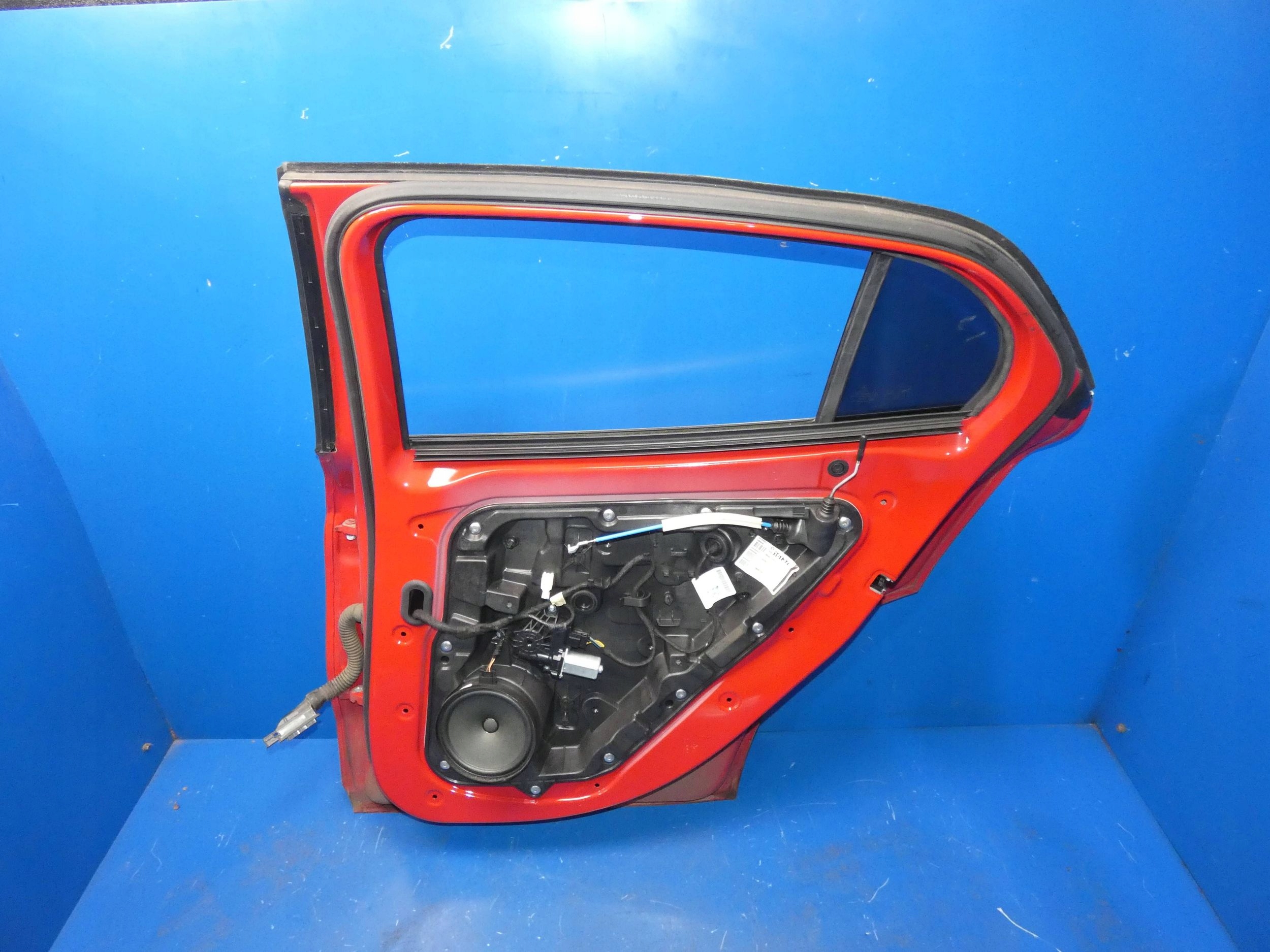 MERCEDES GLA W156 door right rear part rear. complete