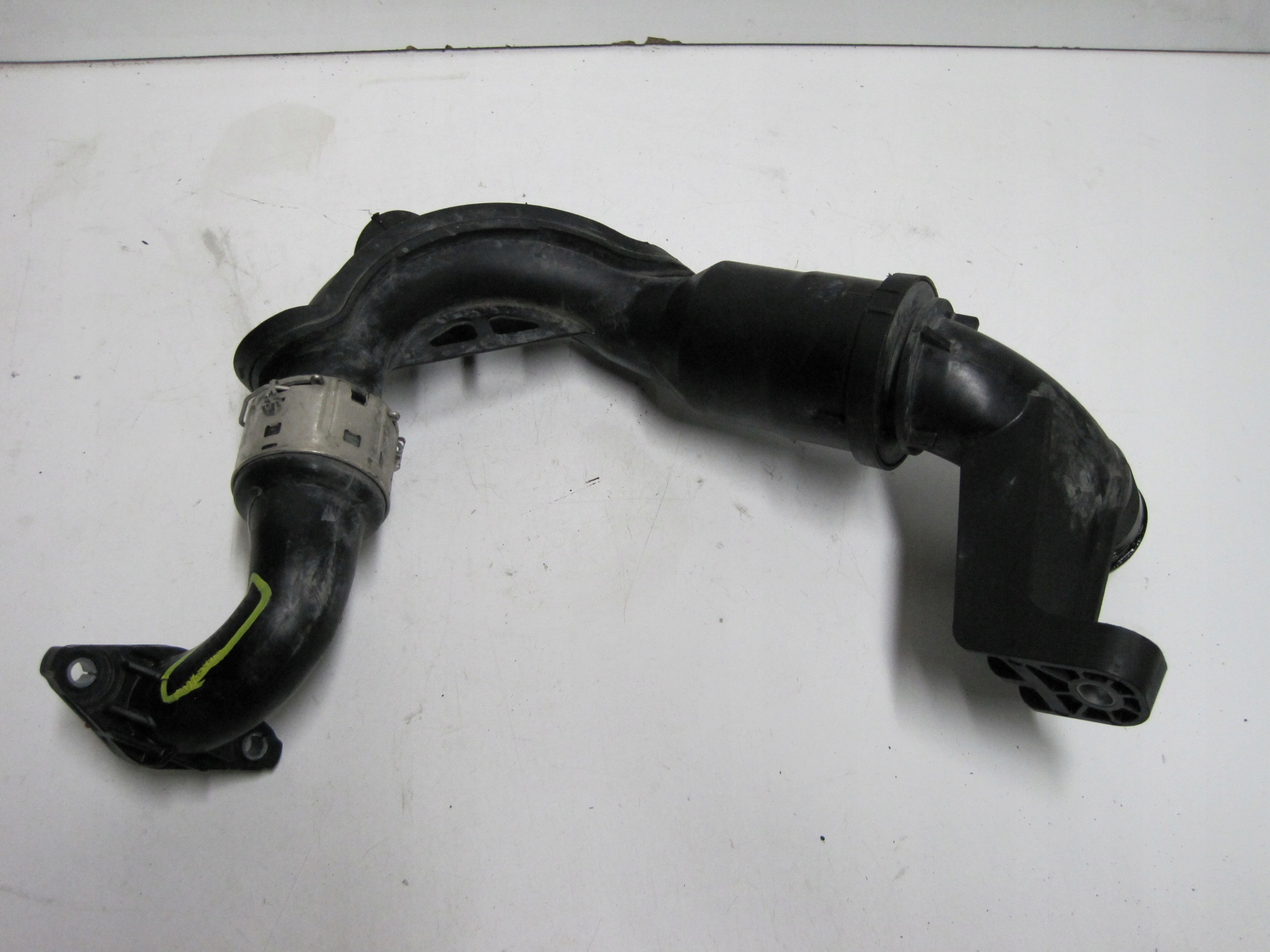 pipe hose Ford L1B1-6F072-AA