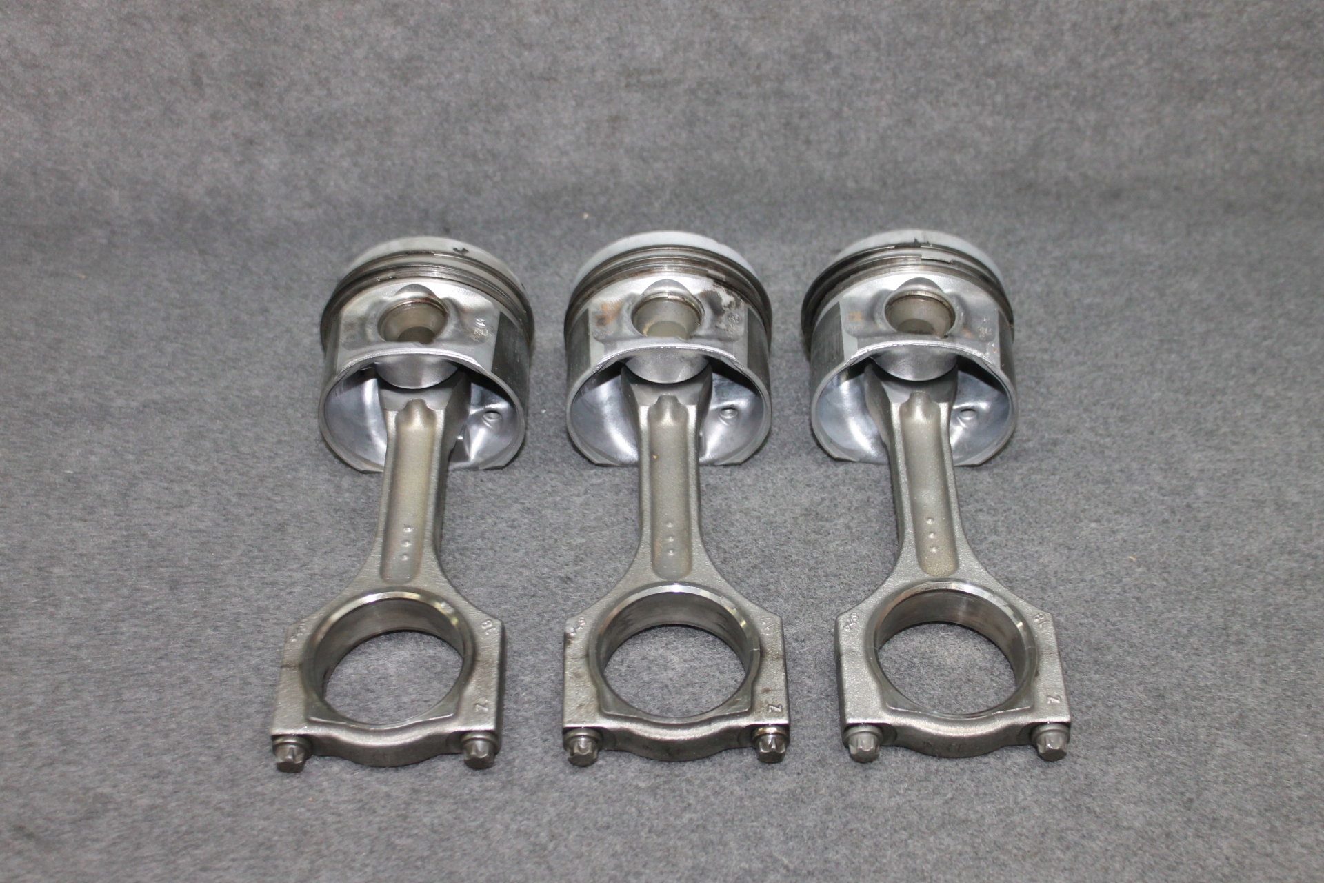 7812549 11257812549 - BMW F20 F30 F34 2.0 D N47D20 - поршневой шатун 84L117