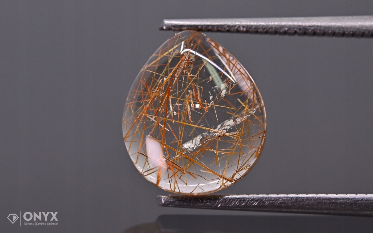 Křemen s rutilem nízký kabošon slza 10x9 mm