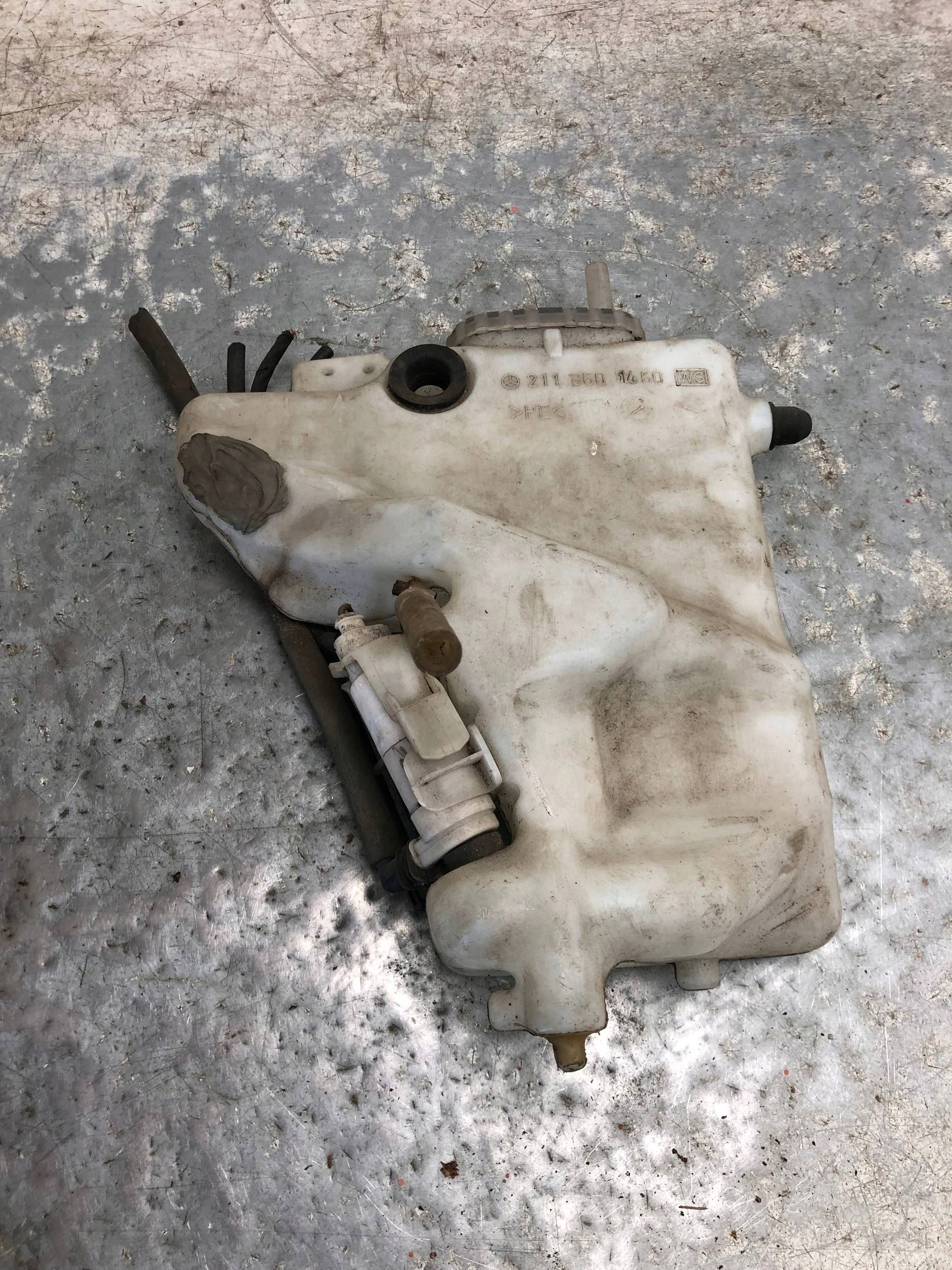 washer fluid tank MERCEDES W211 2118601460