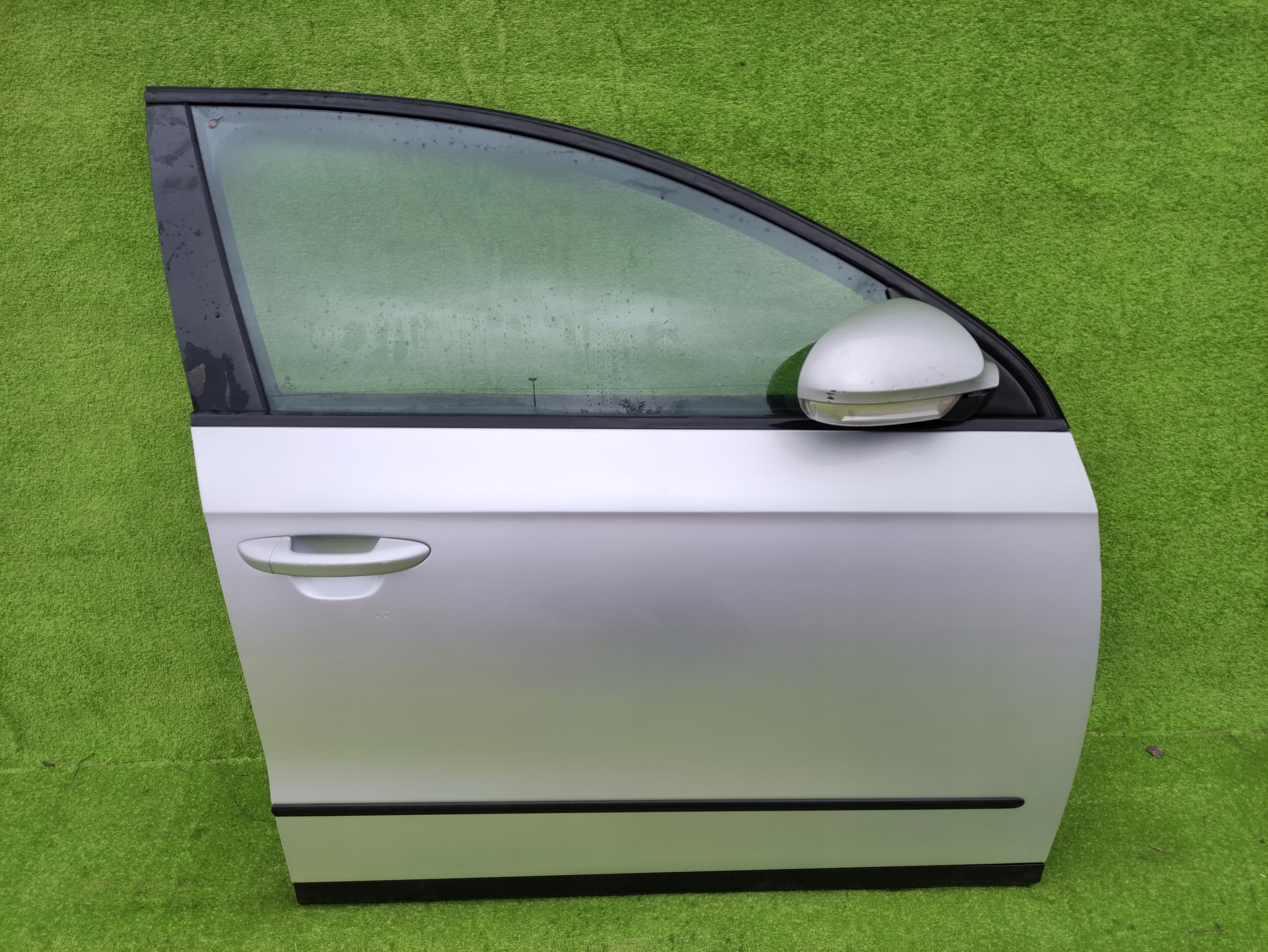 VW PASSAT B6 05- DRZWI PRAWE PRZEDNIE PRZÓD LA7W