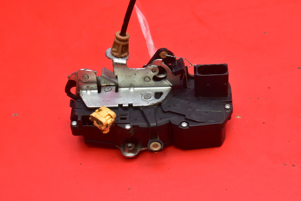 lock door left front front EU L25845458 SATURN VUE II OPEL ANTARA 07-10