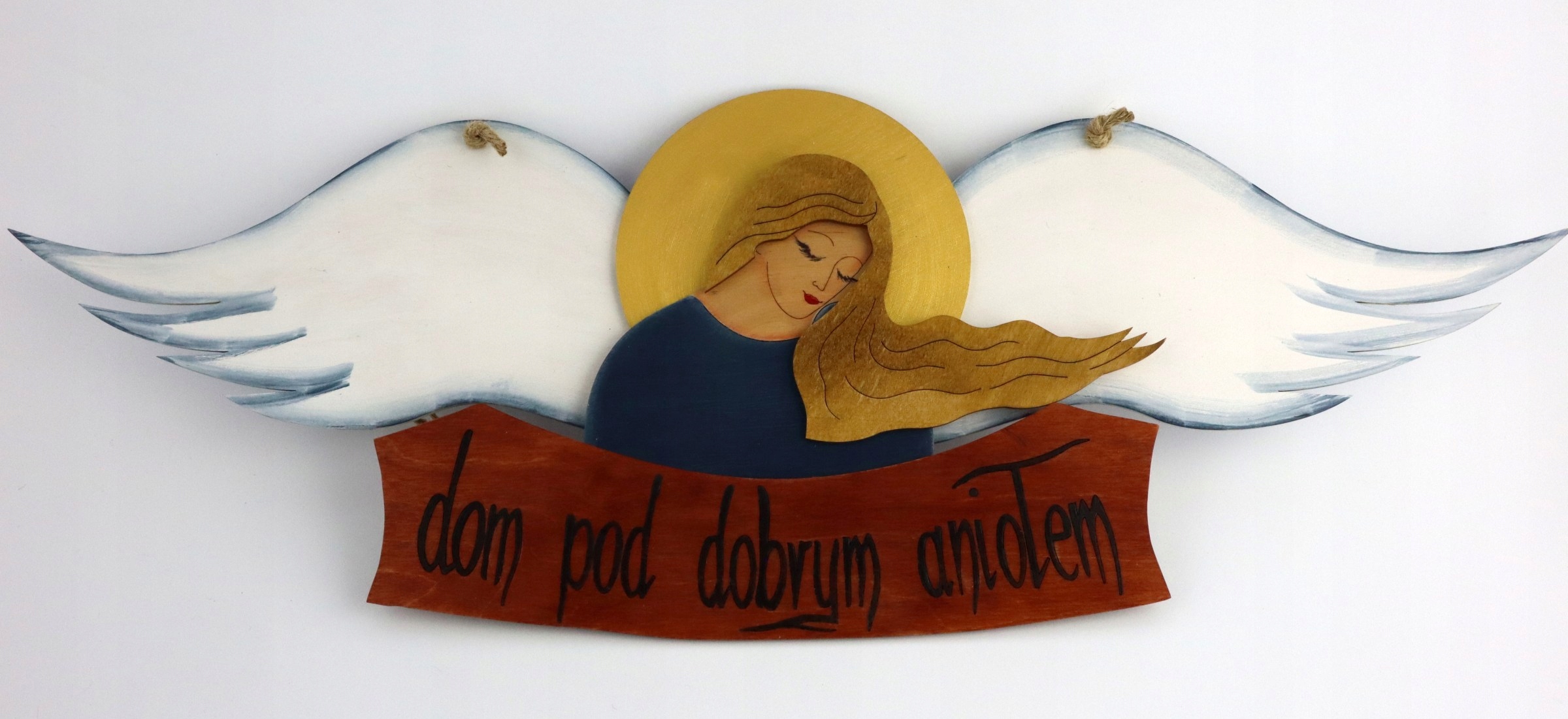 Dřevěný anděl v tmavě modrém oblečení ozdoba na zeď