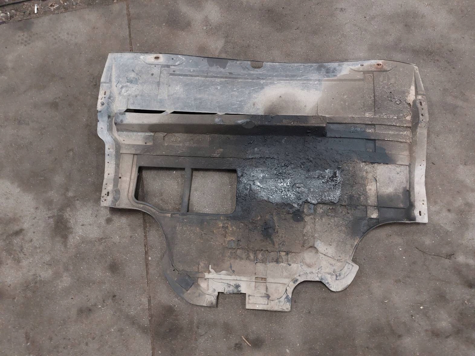 motor cover lower RENAULT TRAFIC II
