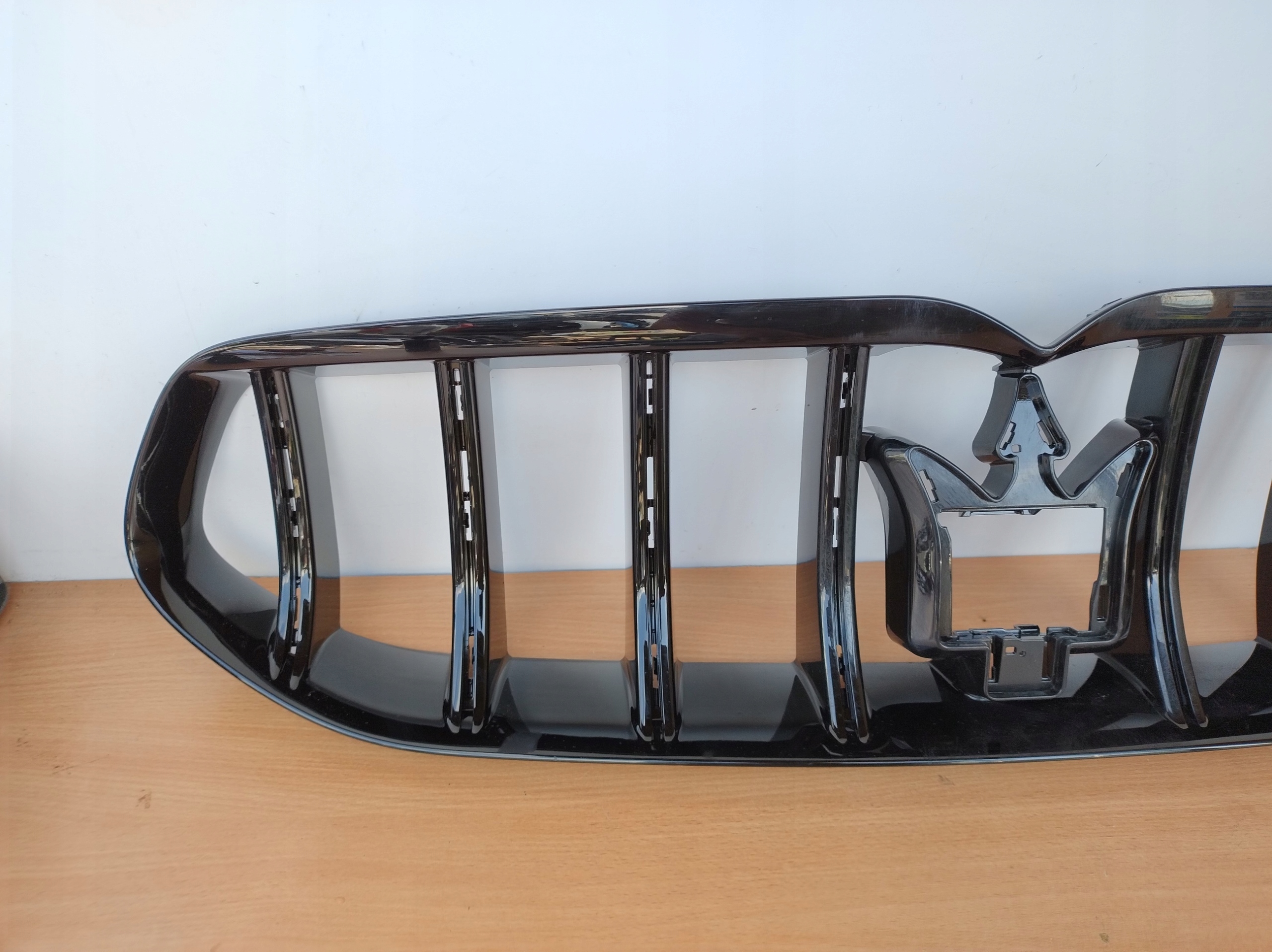 nova original maska MASERATI GRECALE 670170829 DM31