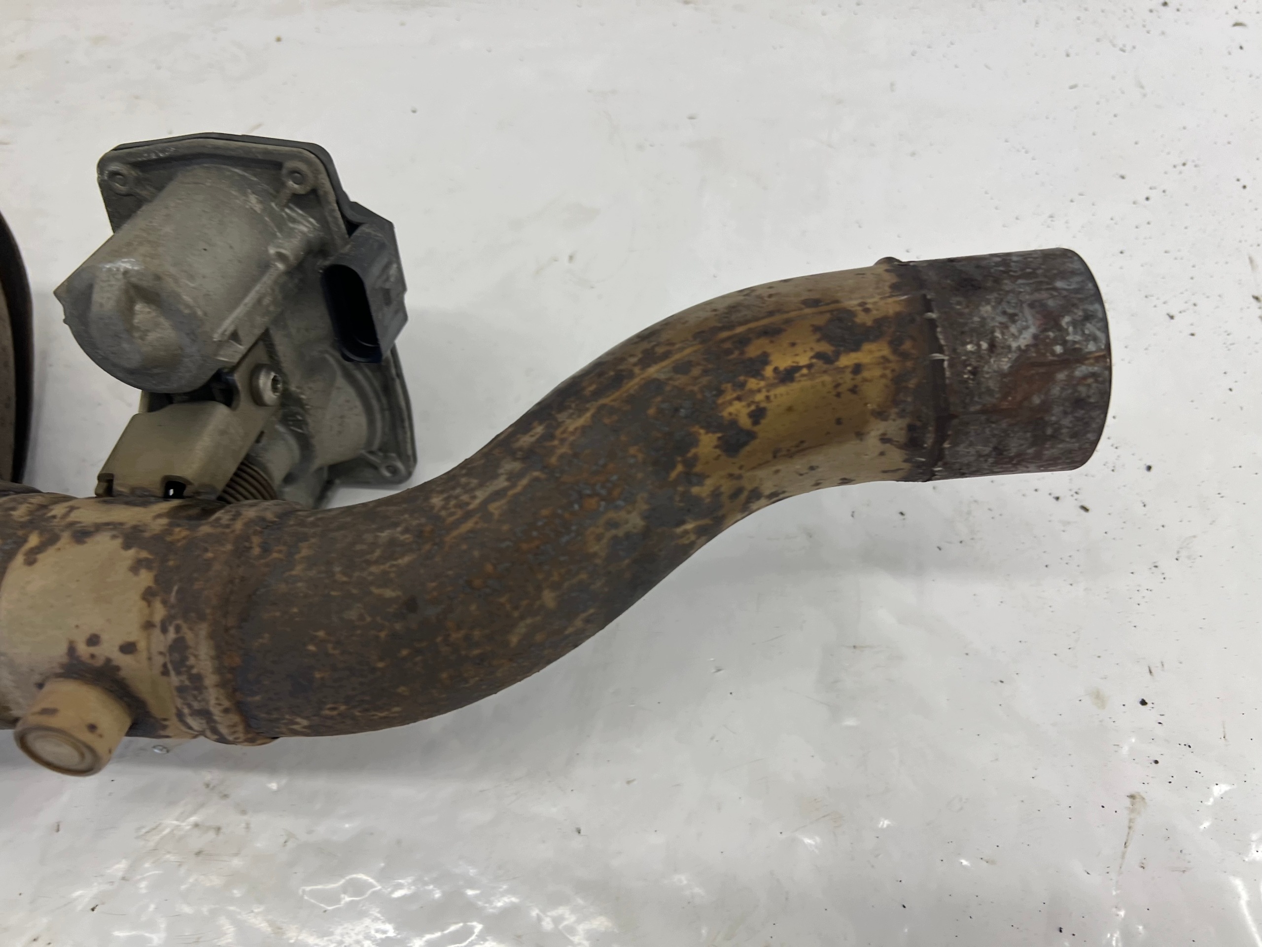 AUDI A4 B9 A6 C7 2.0 TDI catalyst throttle flap 4G0131703AE