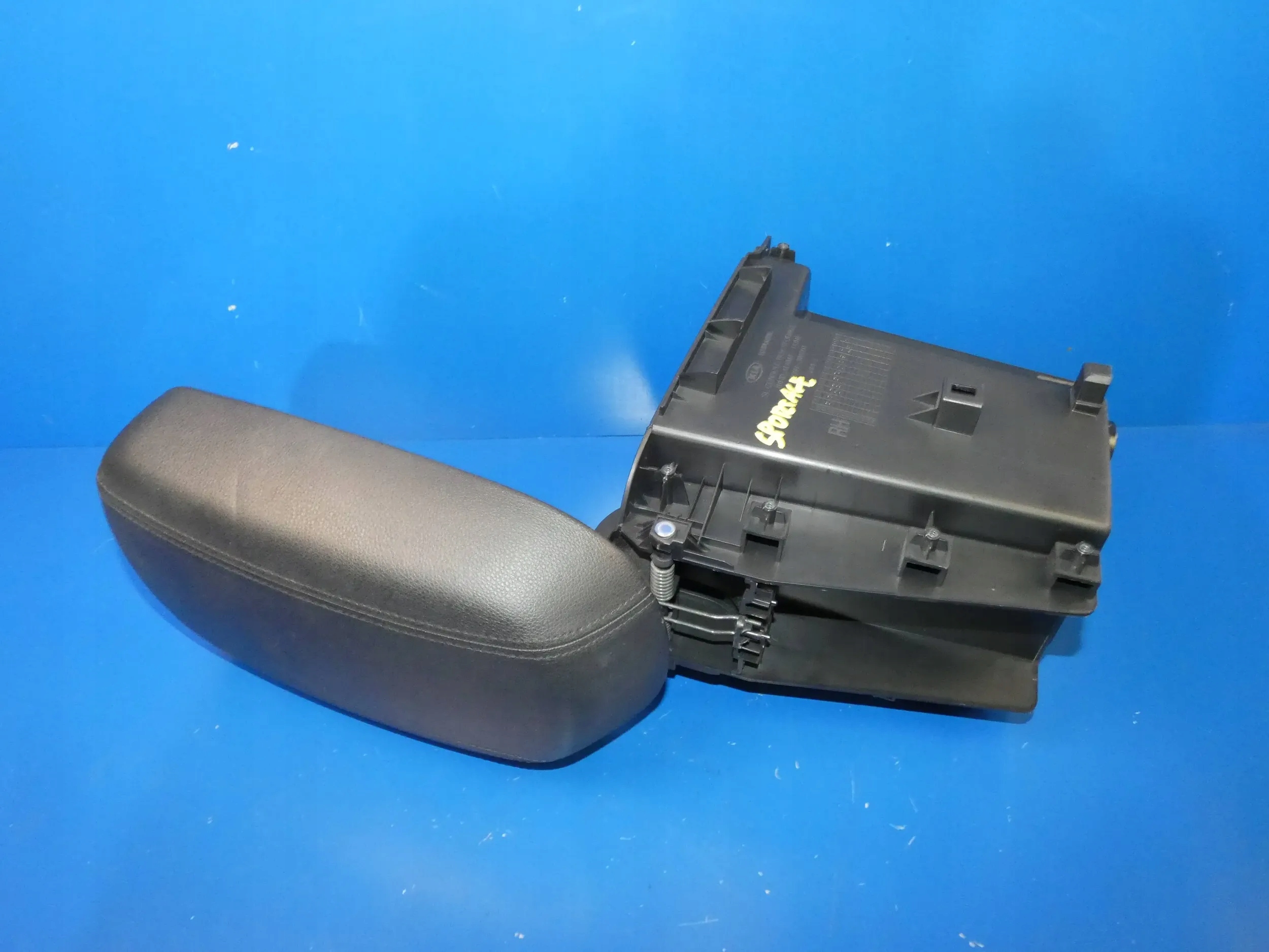 KIA SPORTAGE III PODŁOKIETNIK PRZÓD PRZEDNI SCHOWEK Typ samochodu 4x4/SUV