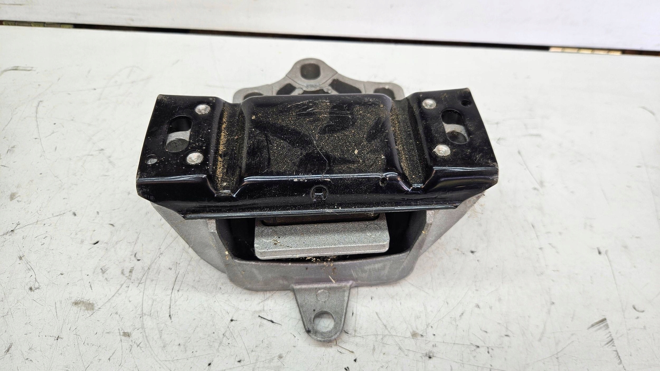 Volkswagen Golf IV 1J0 1.4B 22722 engine mount holder holder