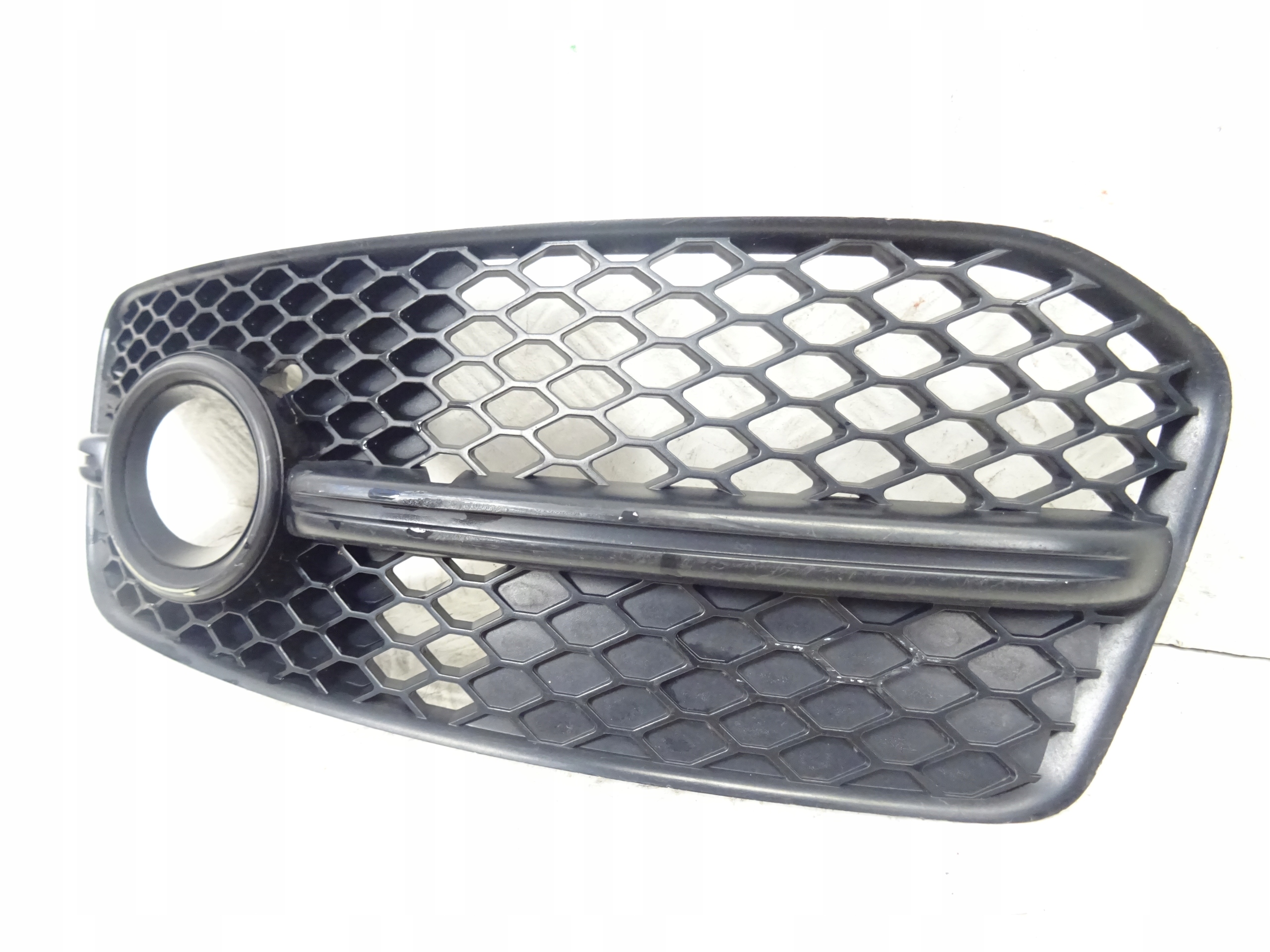 grid of a bumper front front right AUDI Q5 8R S-LINE