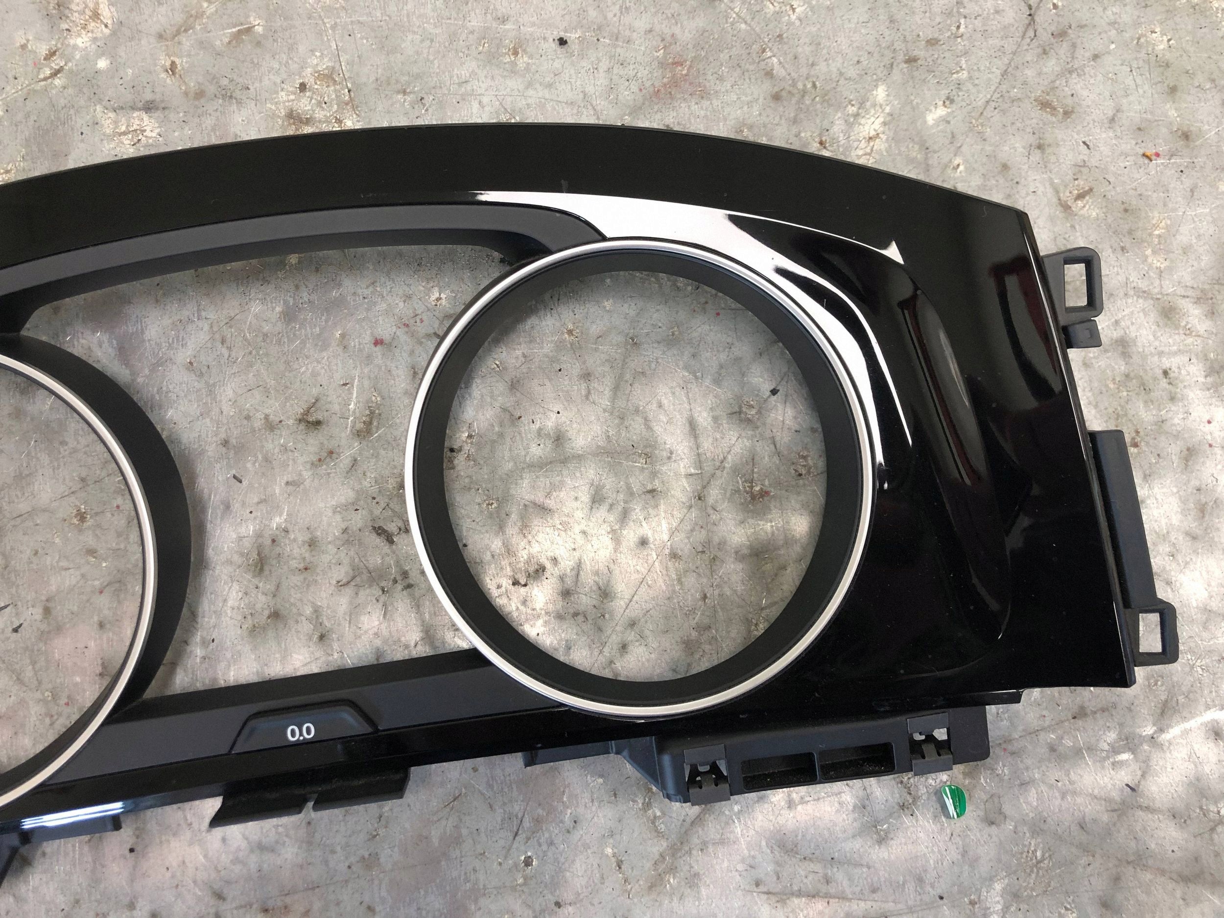 châssis DEKOR compte tours VW GOLF VII 5G0857059