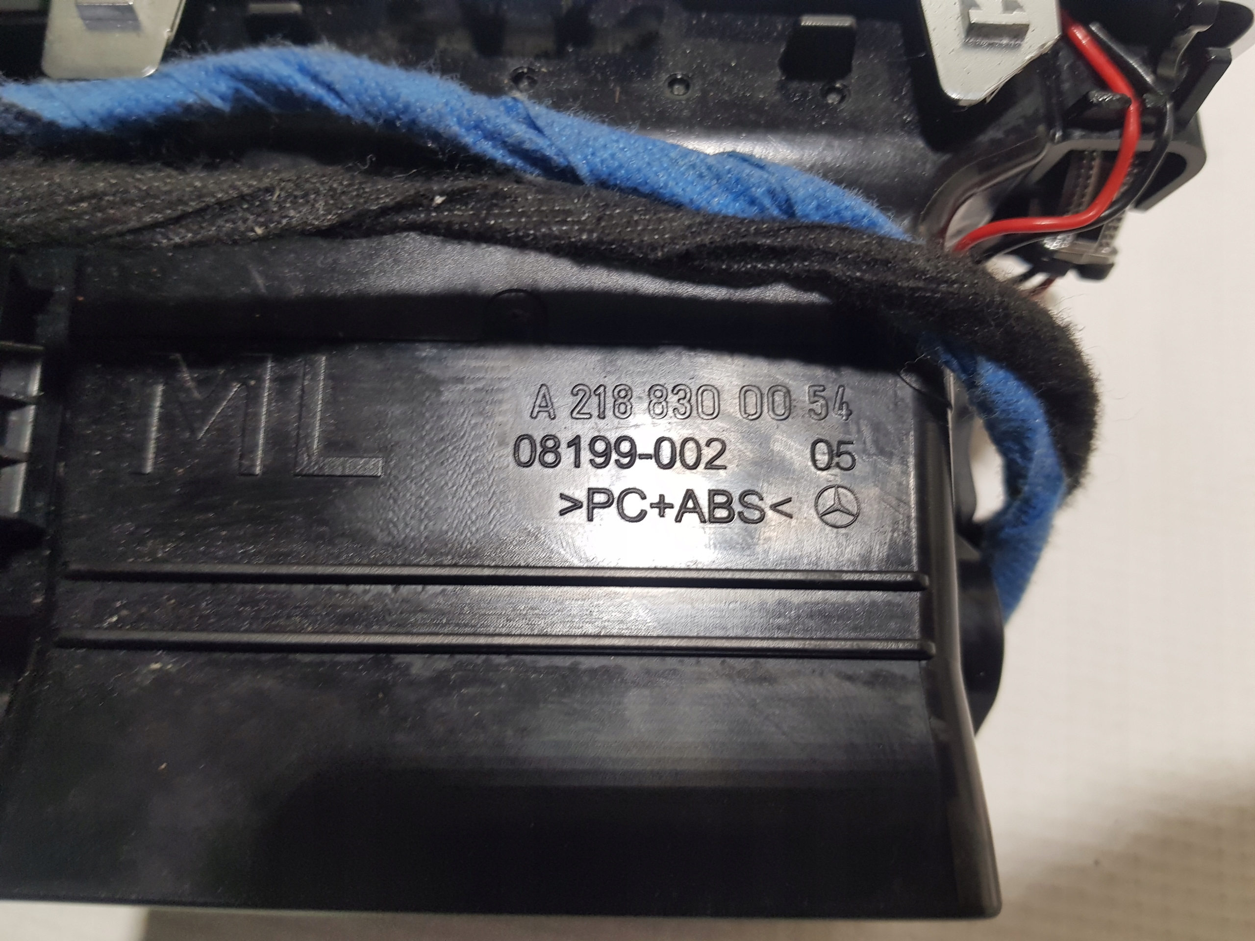 grid air conditioning devices central MERCEDES CLS W218 clock A2188300054