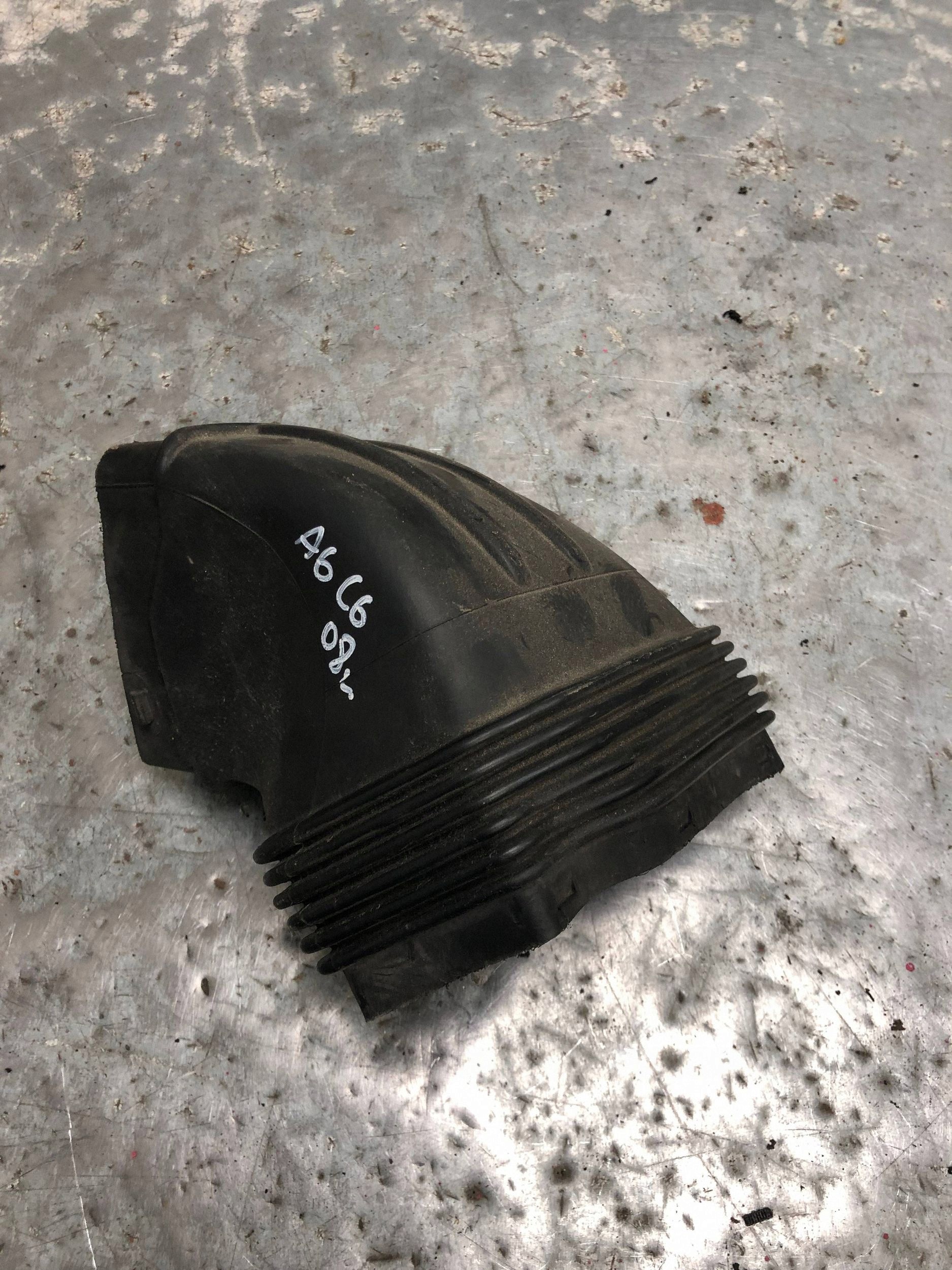 pipe air hose AUDI A6 C6 4F0129739B