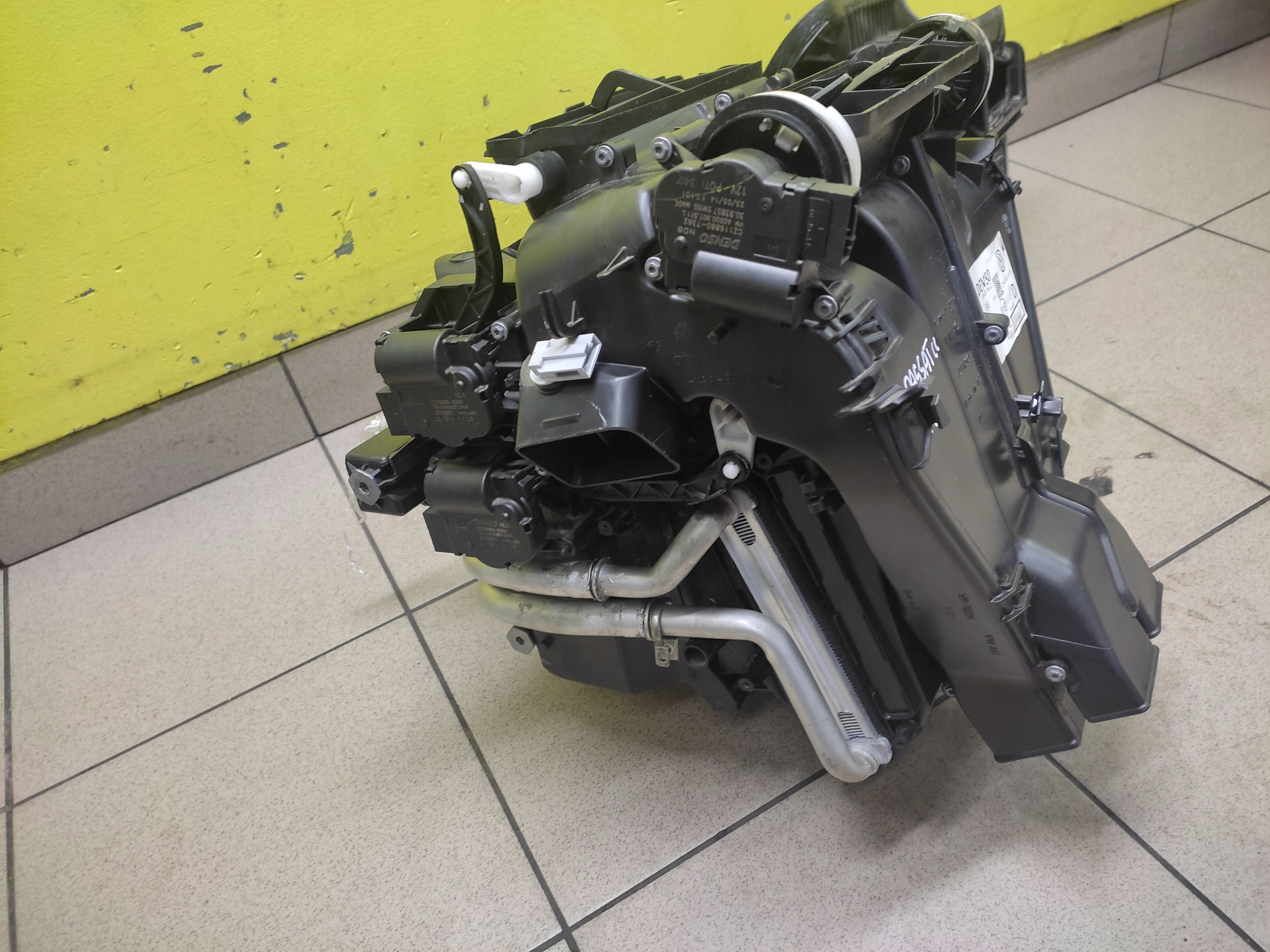 VW PASSAT CC 2.0 TFSI ohřívač 3C1820003GL
