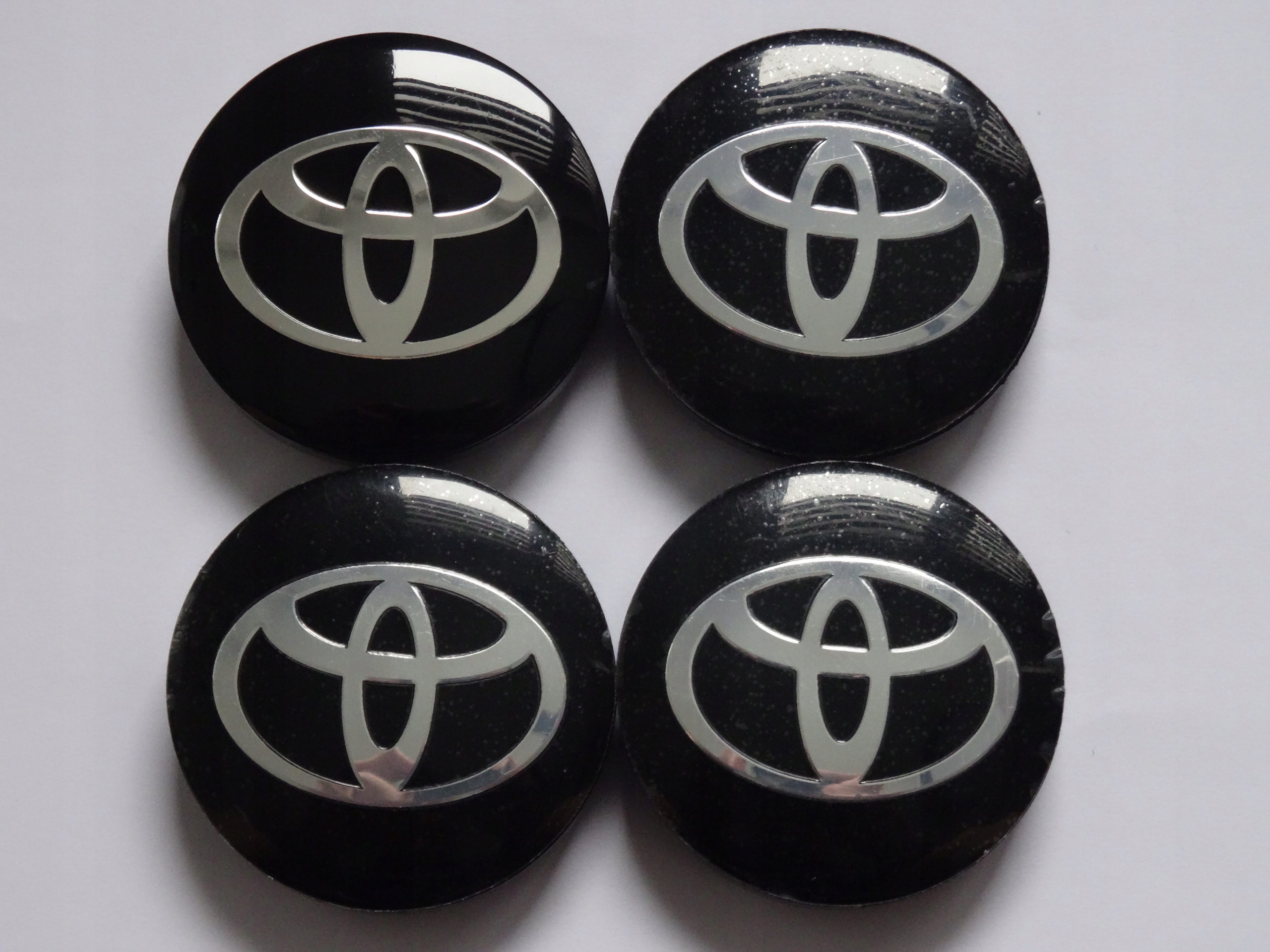 

4x Dekle dekielki emblemat na felgi Toyota 56mm cz