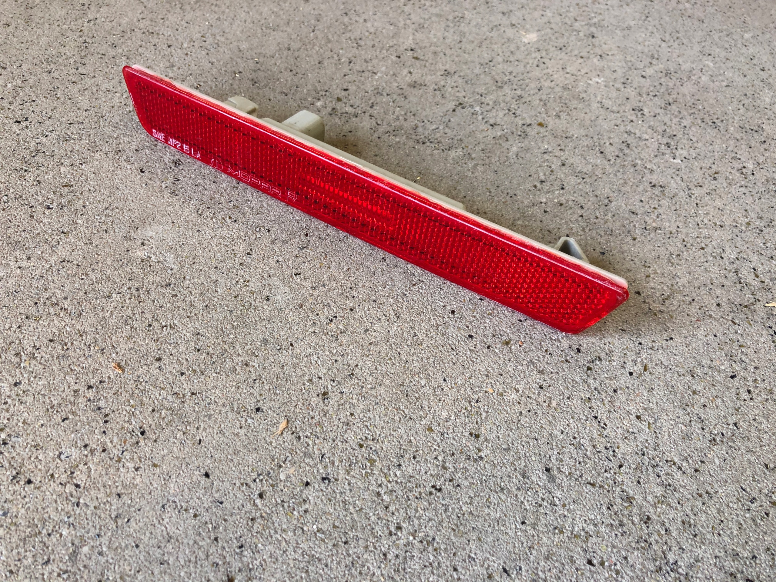 68195789AB - Dodge Challenger 2015+ 15 + задний правый контур