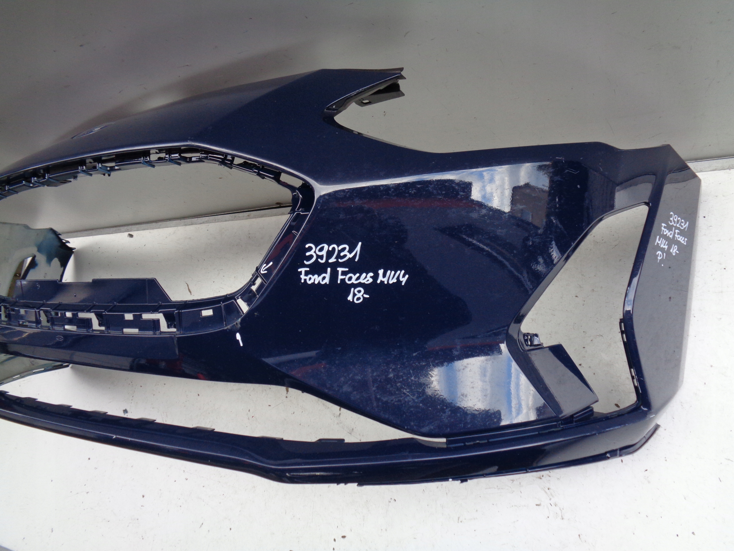 Frontstoßstange FORD FOCUS MK4 18- NR 39231