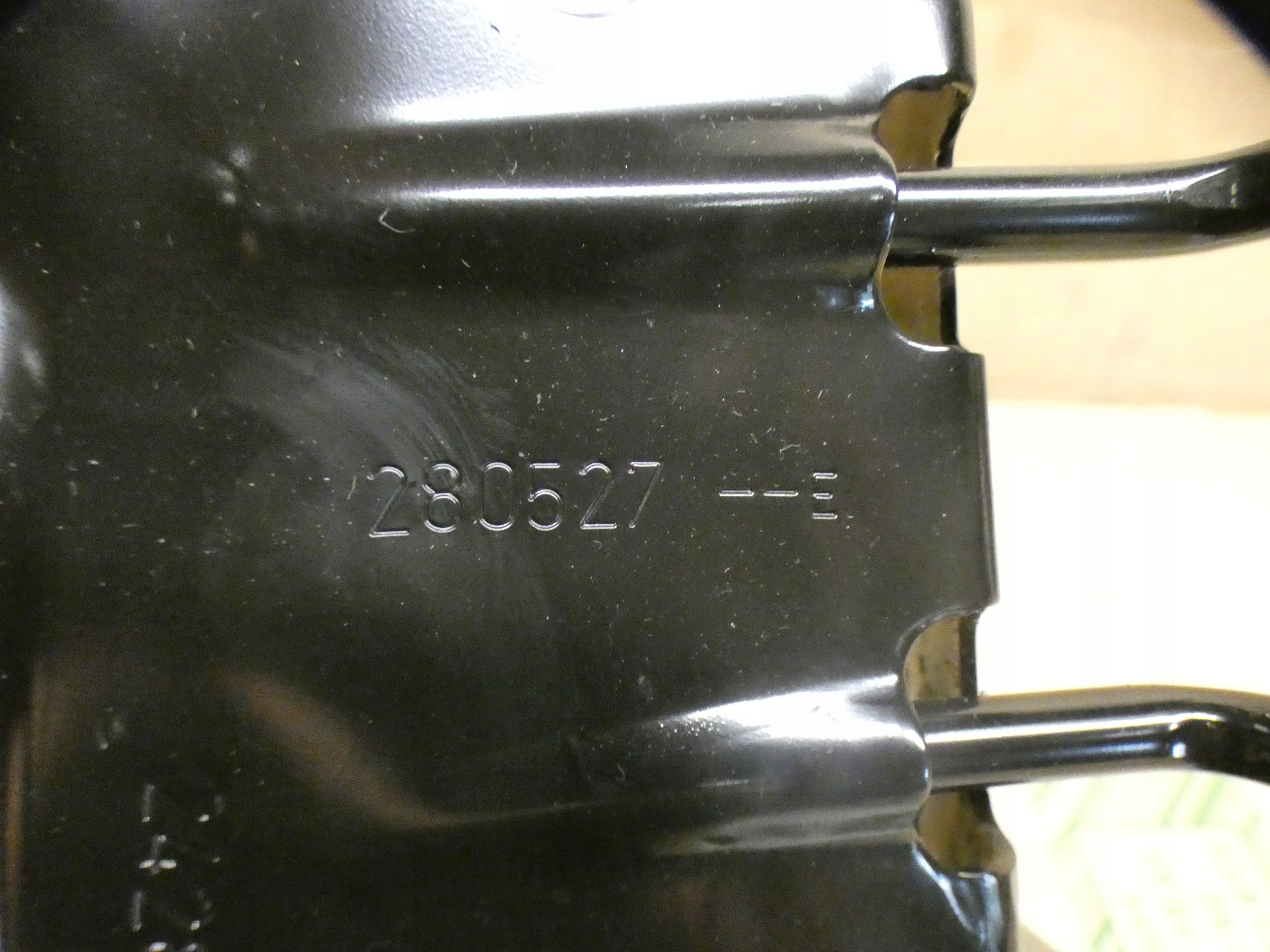 PEUGEOT 2008 II Halter hinten KANAPY links oder rechts 384467 280527