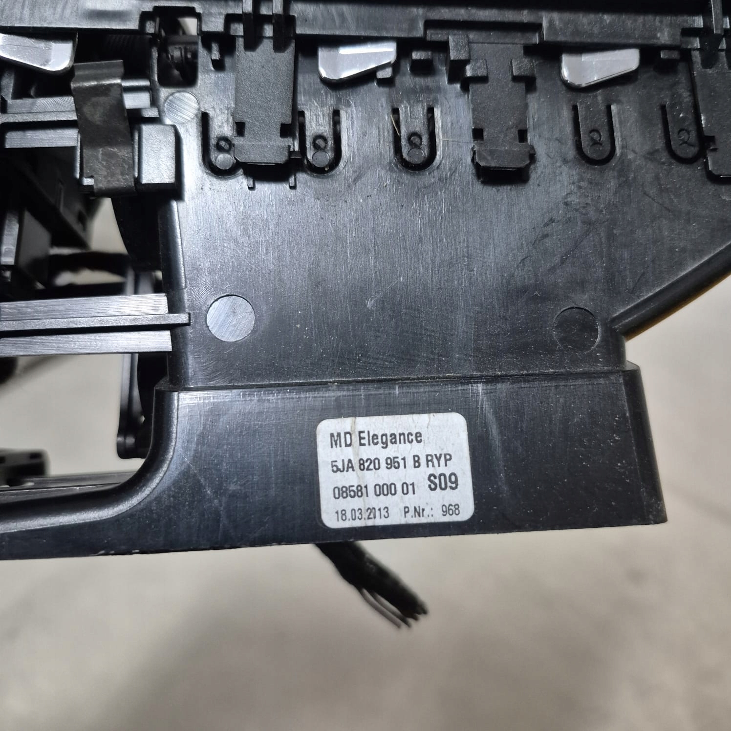 SEAT TOLEDO IV 12-19r. -> grid central air conditioning devices front 5JA820951B