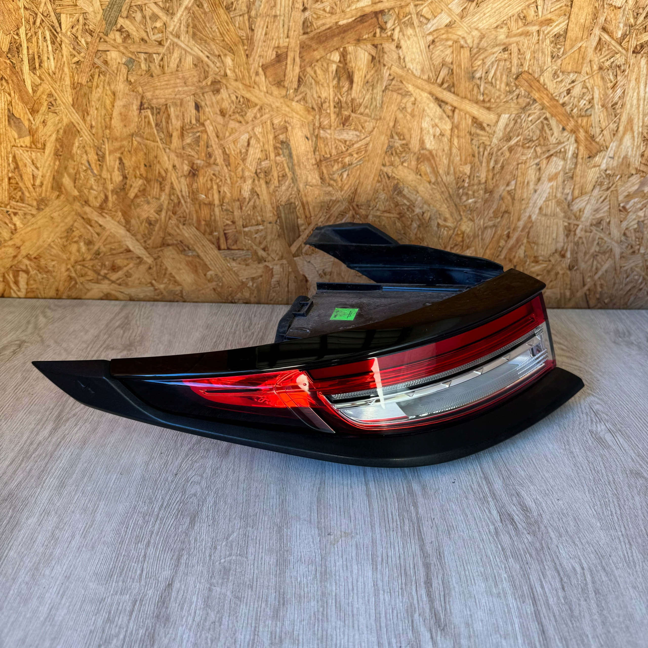 LIGHT REAR LEFT CITROEN DS3 CROSSBACK 9827059180