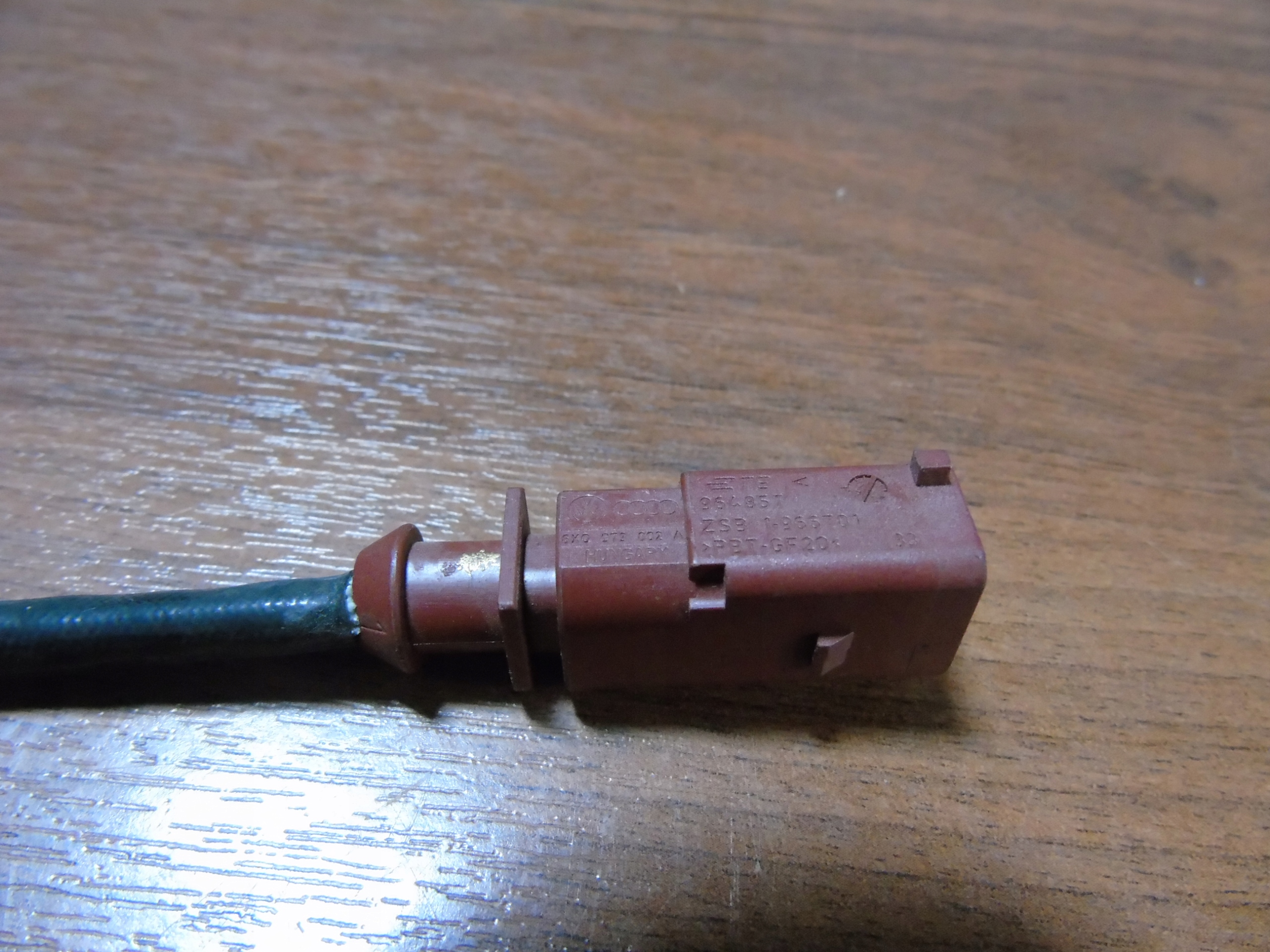 IDEALNY SENSOR TEMPERATURY GASE AUDI Q8 SQ8 1