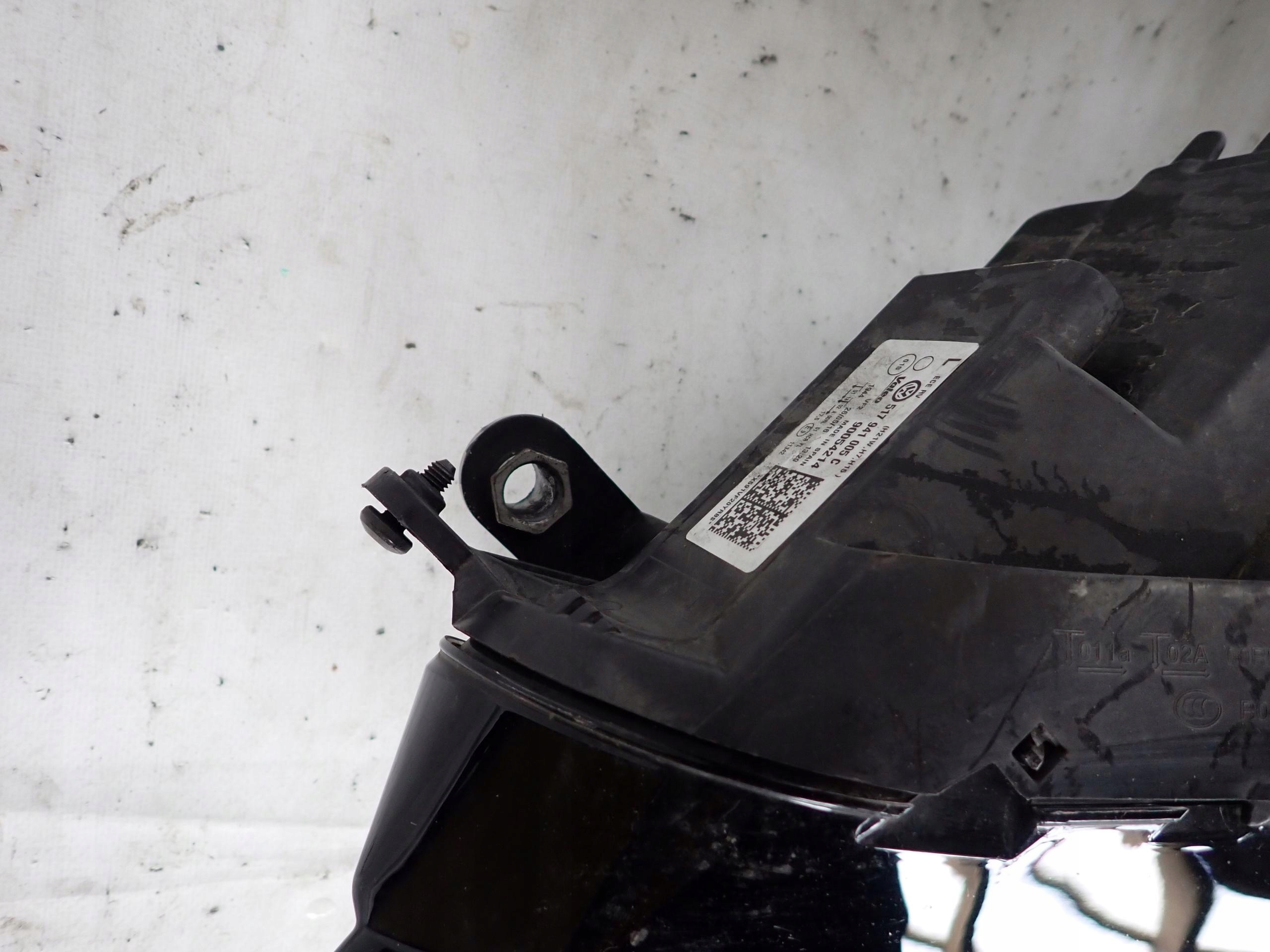 VW GOLF SPORTSVAN 14-18 light front front left