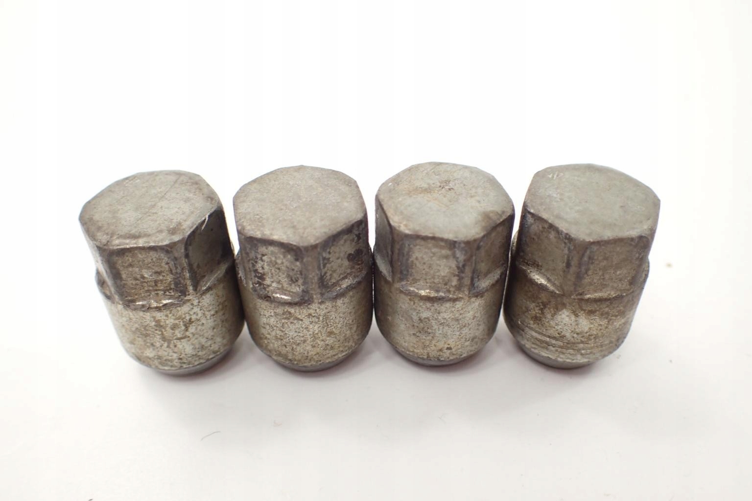 Polaris Scrambler XP 850 Nakrętki koła felgi śruby