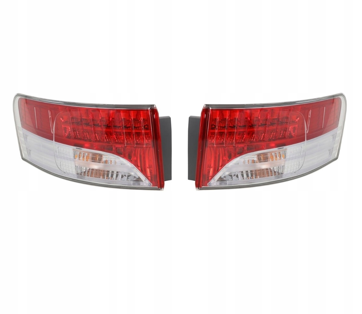 

Toyota Avensis T27 kombi 08-12 lampy tylne tył
