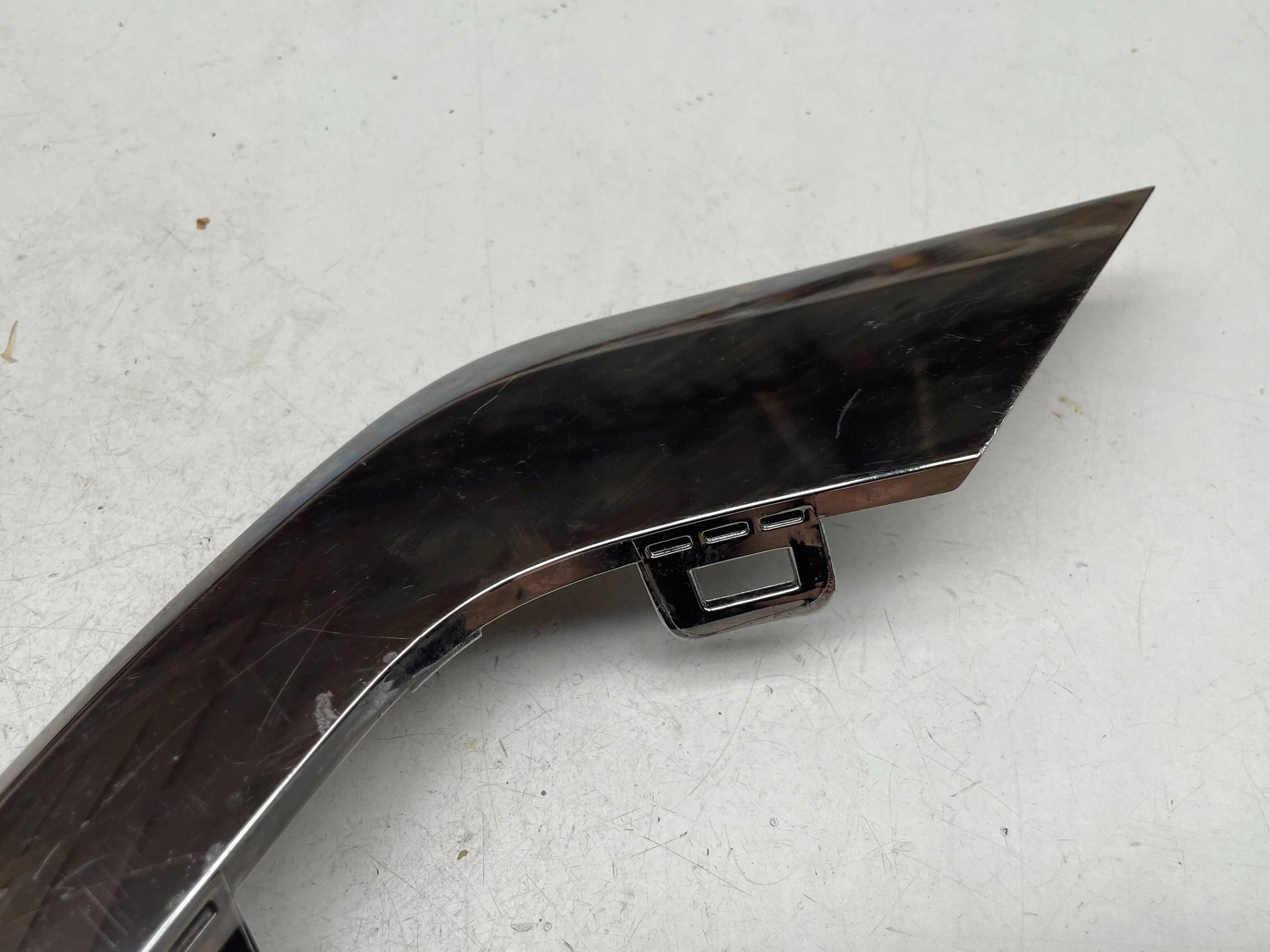 CHROM der Stoßstange heck Original Renault Captur II 850C43520R