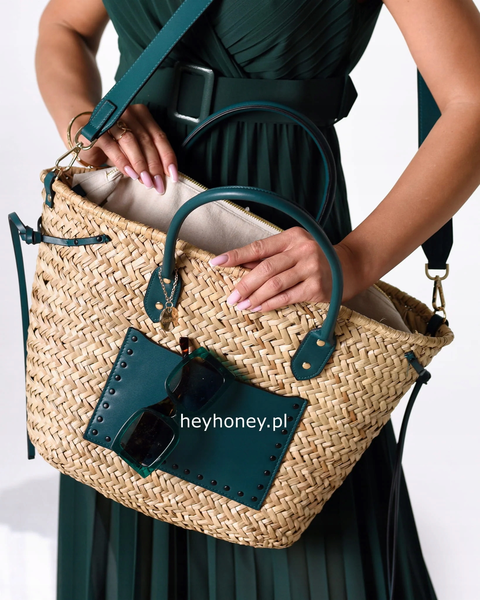 Pletená taška s košíkem a páskem Lahvově Zelená Barva Sun Haven Univerzální