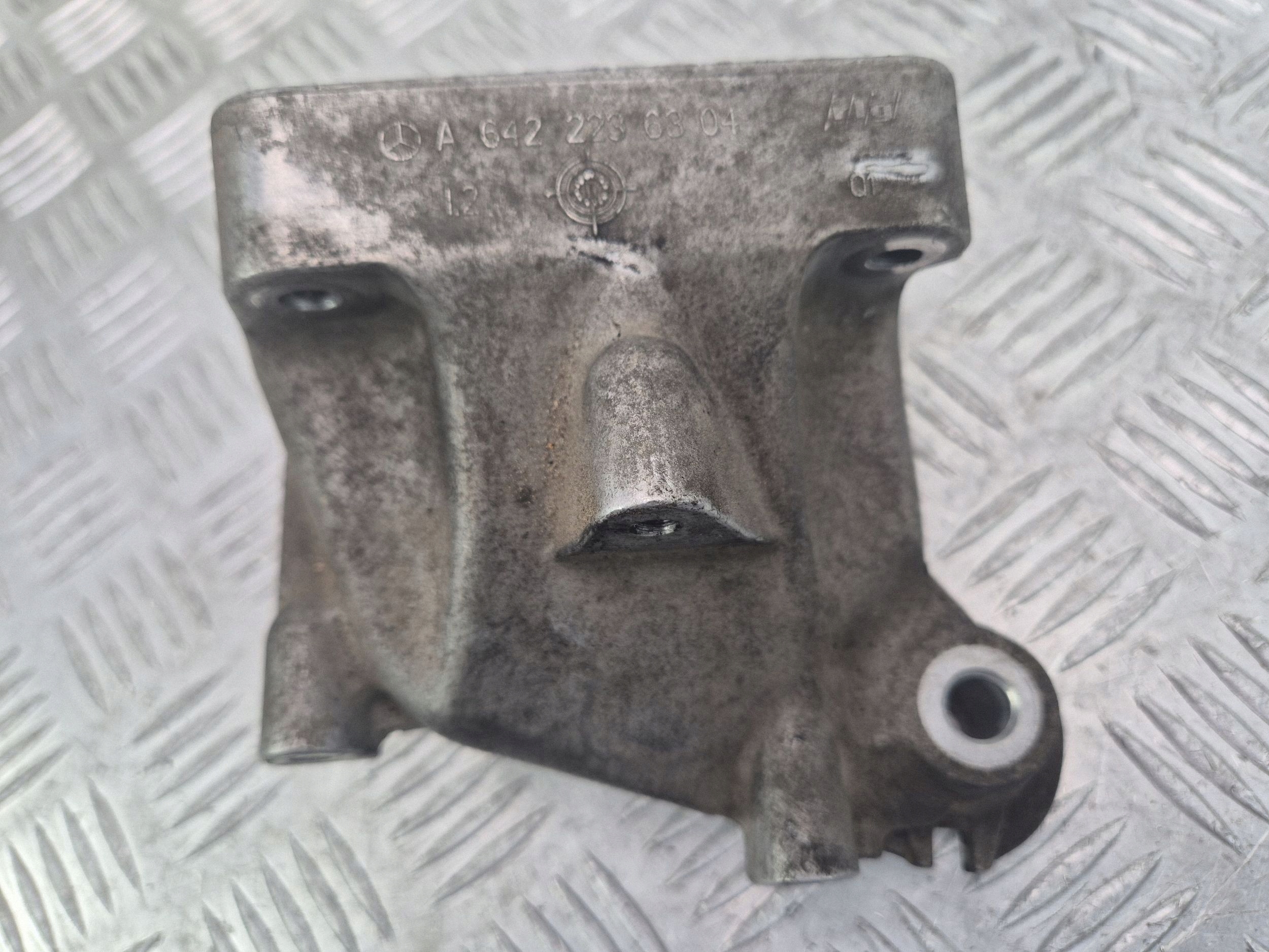 engine mount Mercedes ML350 W166 OM642826 A6422236304