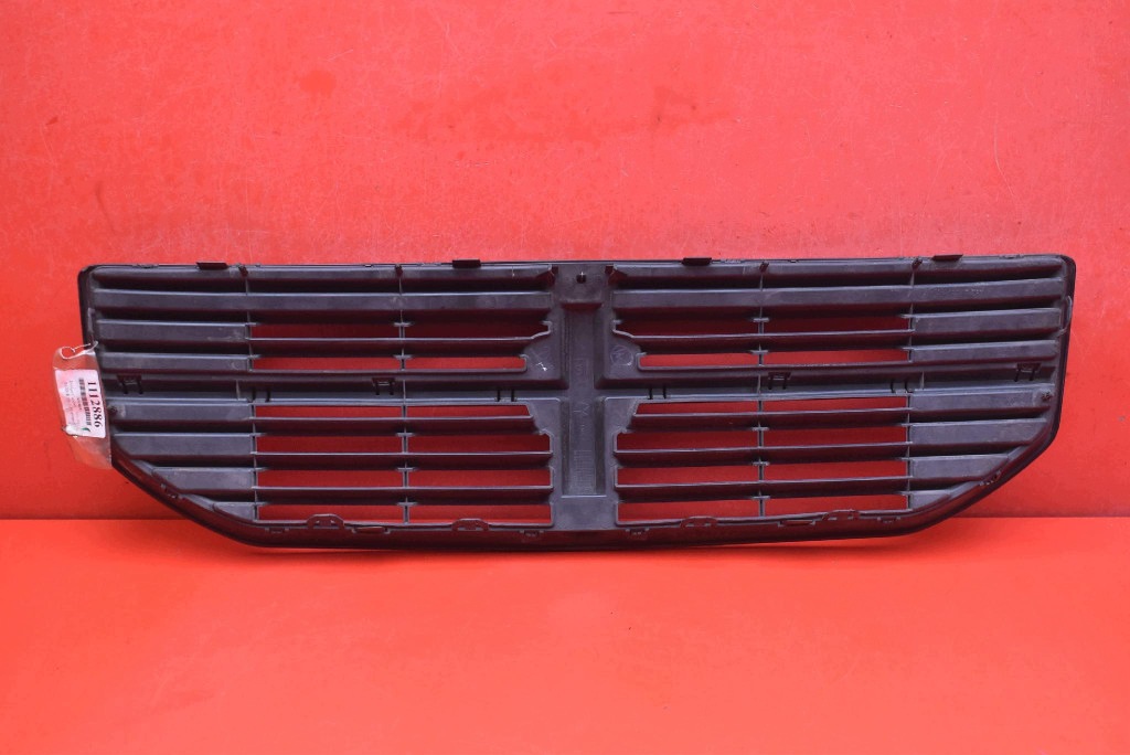 front PREKLADgrill black 1JA91TRMAA DODGE CALIBER 1 and 06-12