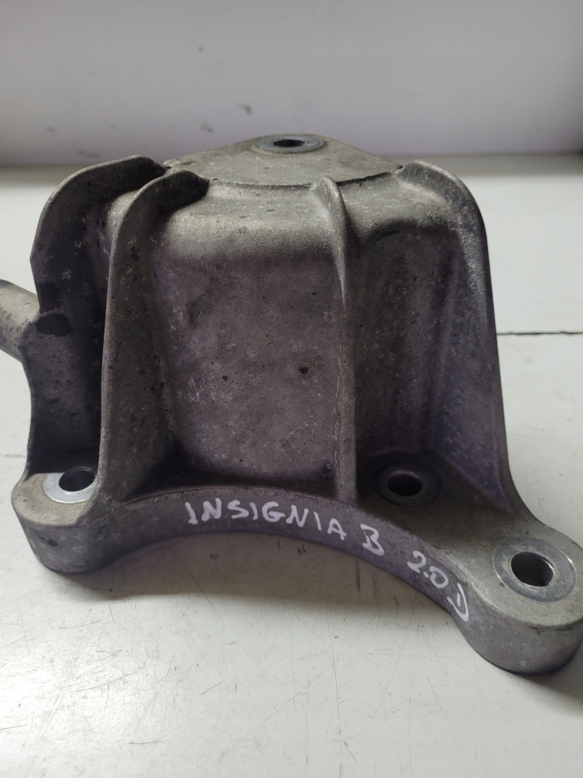 84154411 - OPEL INSIGNIA B 2.0 CDTI ЛАПА ПОДУШКА КОРОБКИ