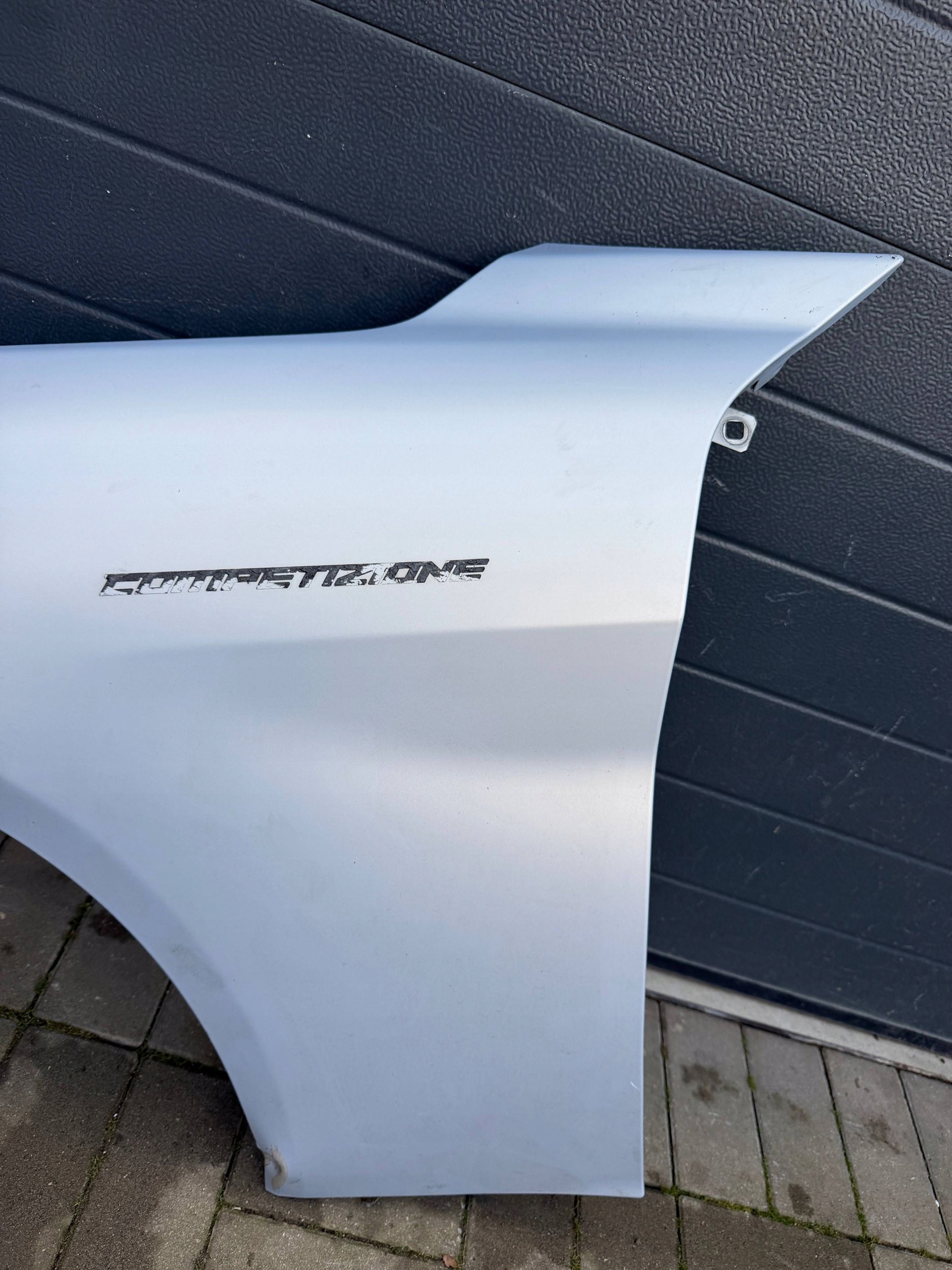 Alfa Romeo Giulia fender left front front