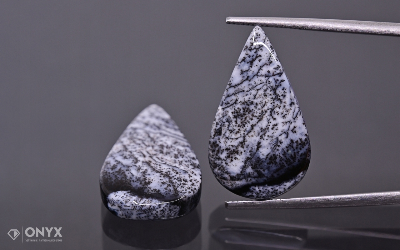 Dendritový achát z Turecka konvexní mělký Pár slza