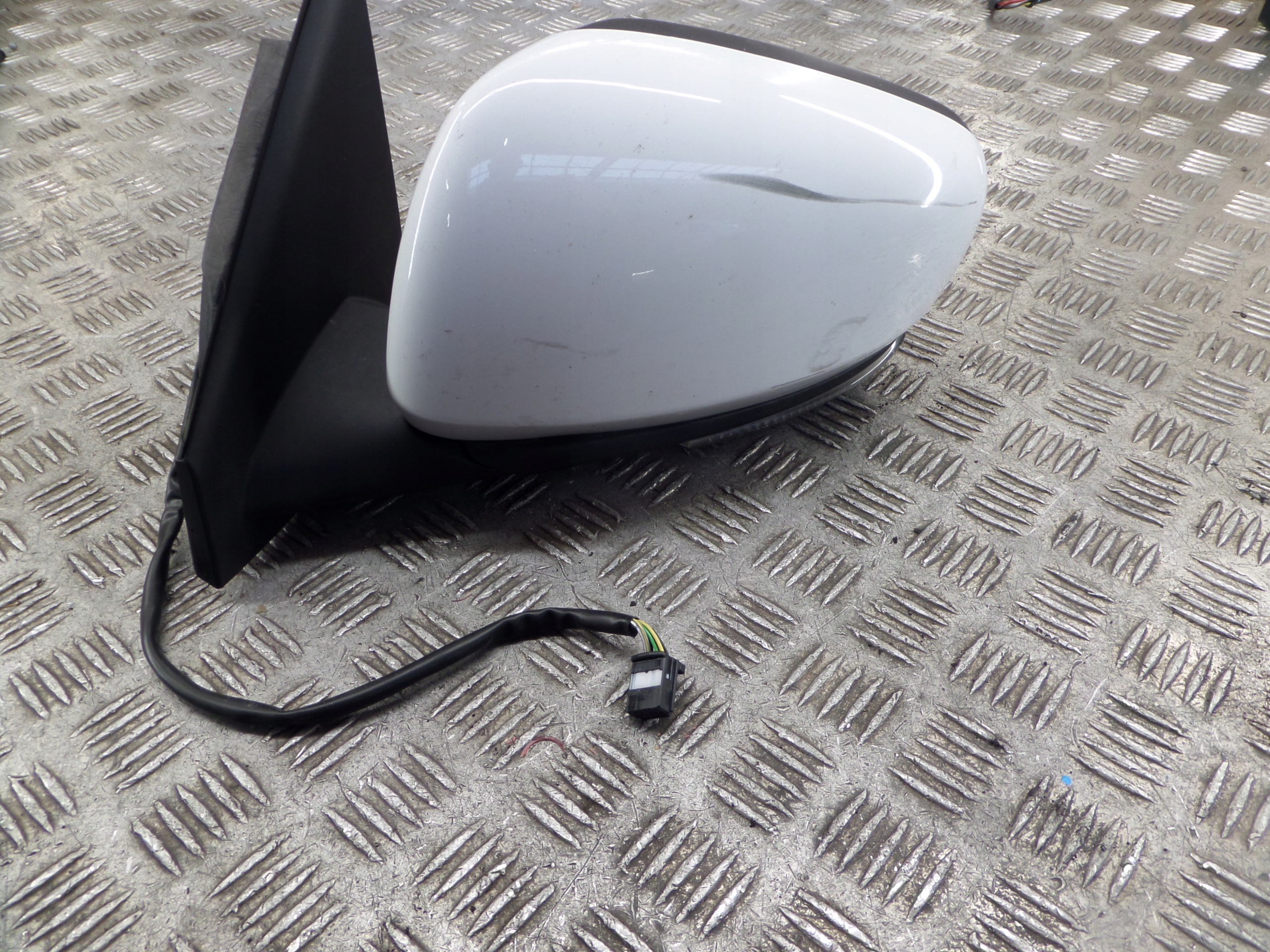 RENAULT KADJAR Spiegel links 9 Kabel Farbe OV369