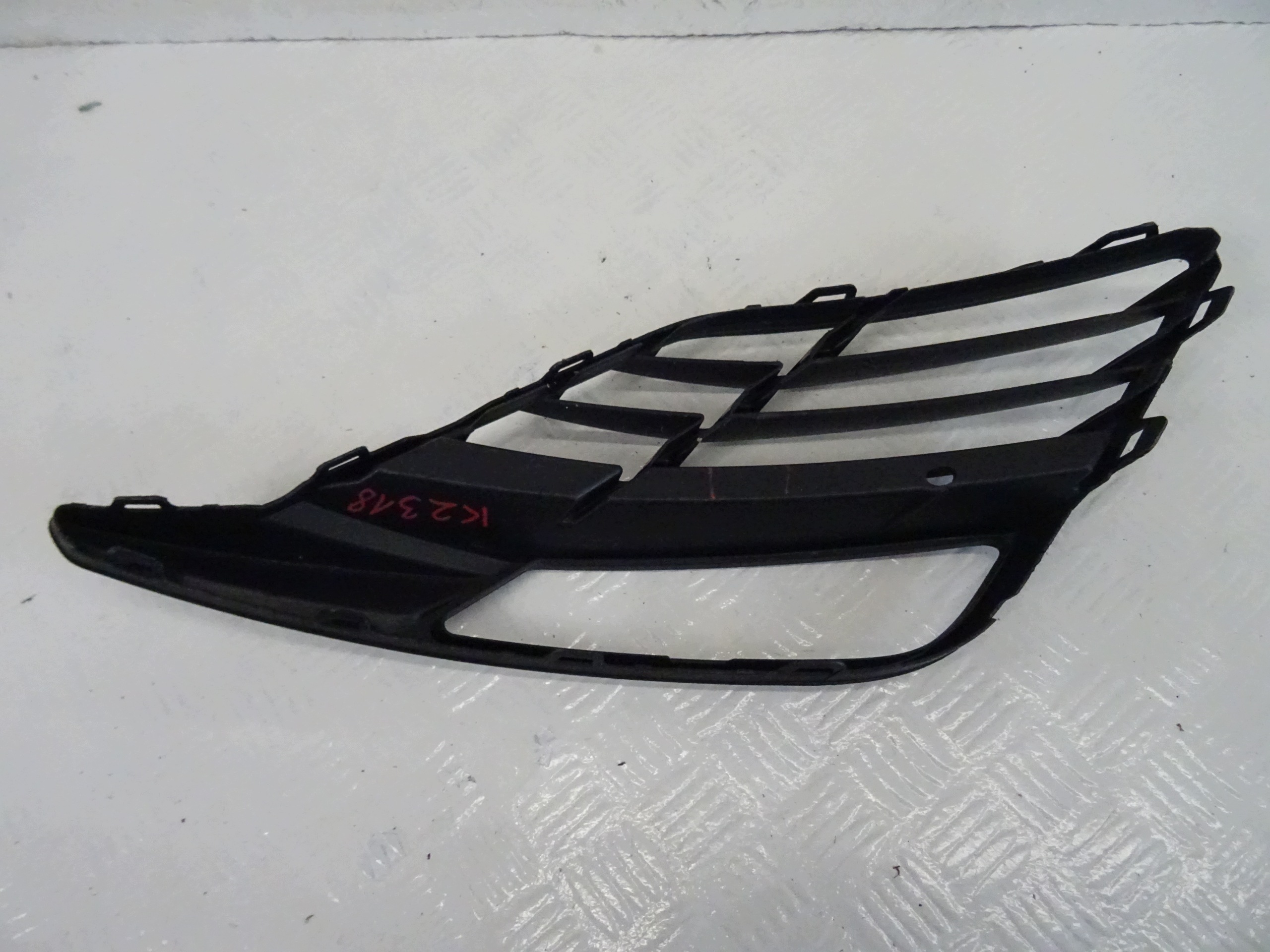 grid of a bumper left front SEAT LEON III LIFT 5F0853665J