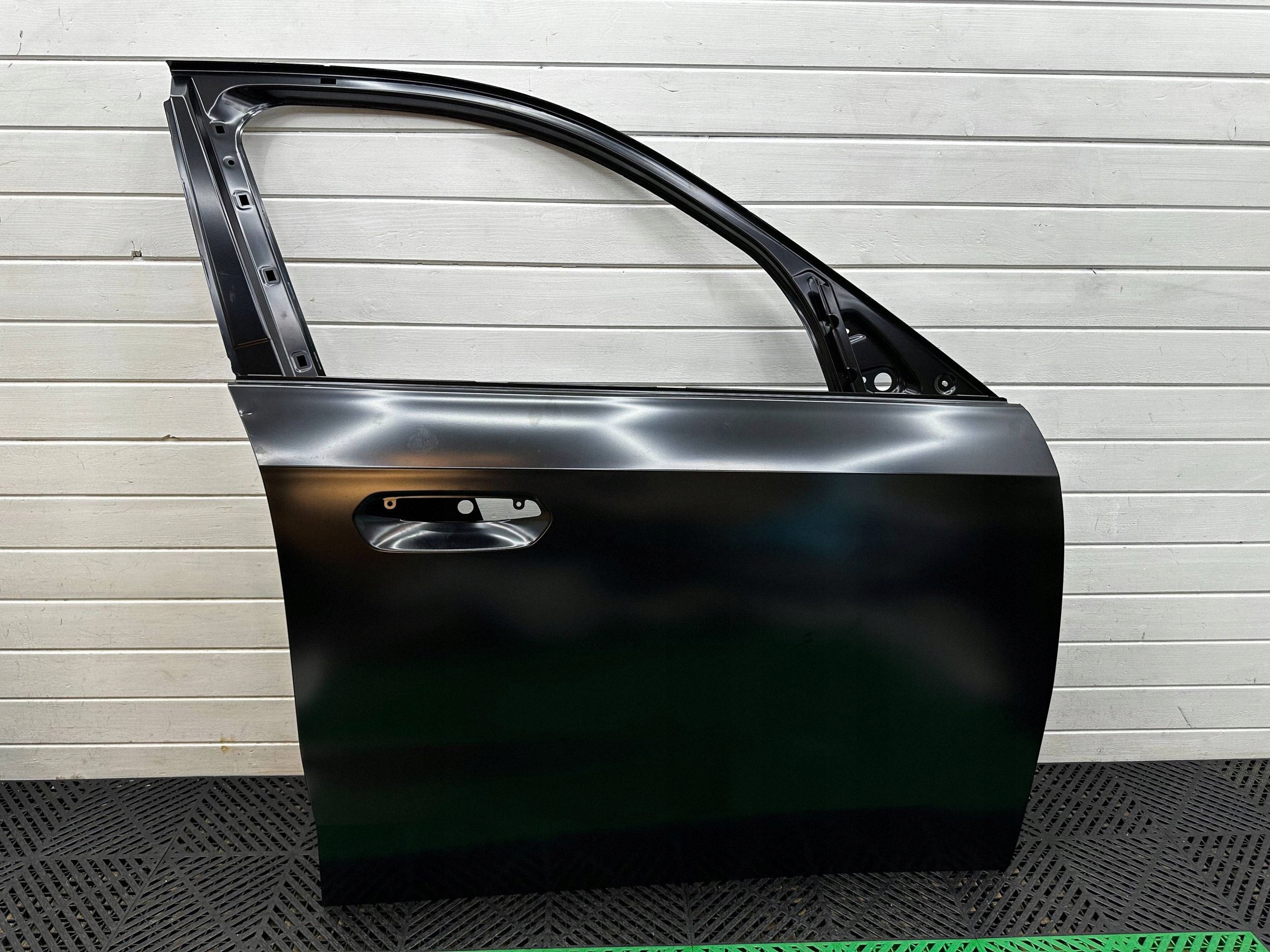 door front front side right BMW X1 U11 5A38652