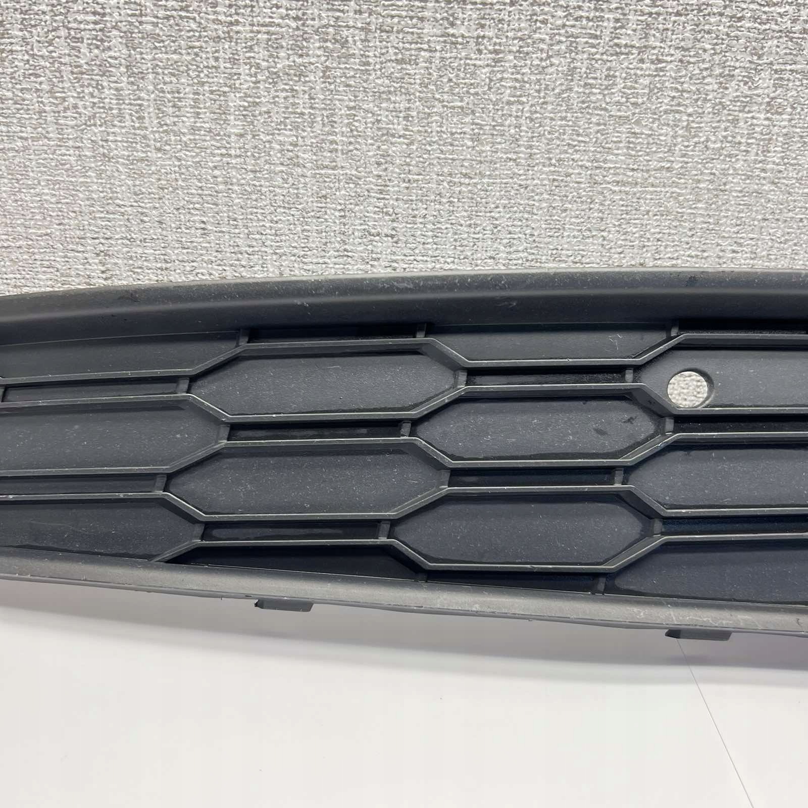 SKODA KAMIQ 2019- right spoiler grid of a bumper front 657807682A