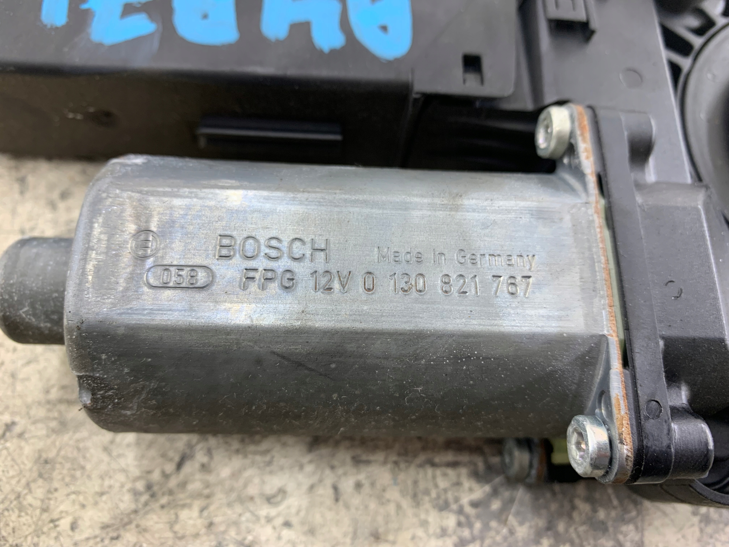 AUDI A4 B6 B7 mini motor windows left rear part 8E0959801A