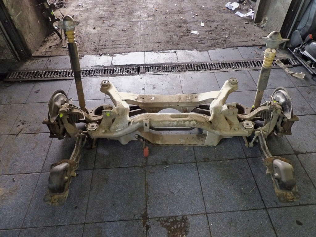 VW PASSAT B6 2.0FSI 4X4 axis rear sider