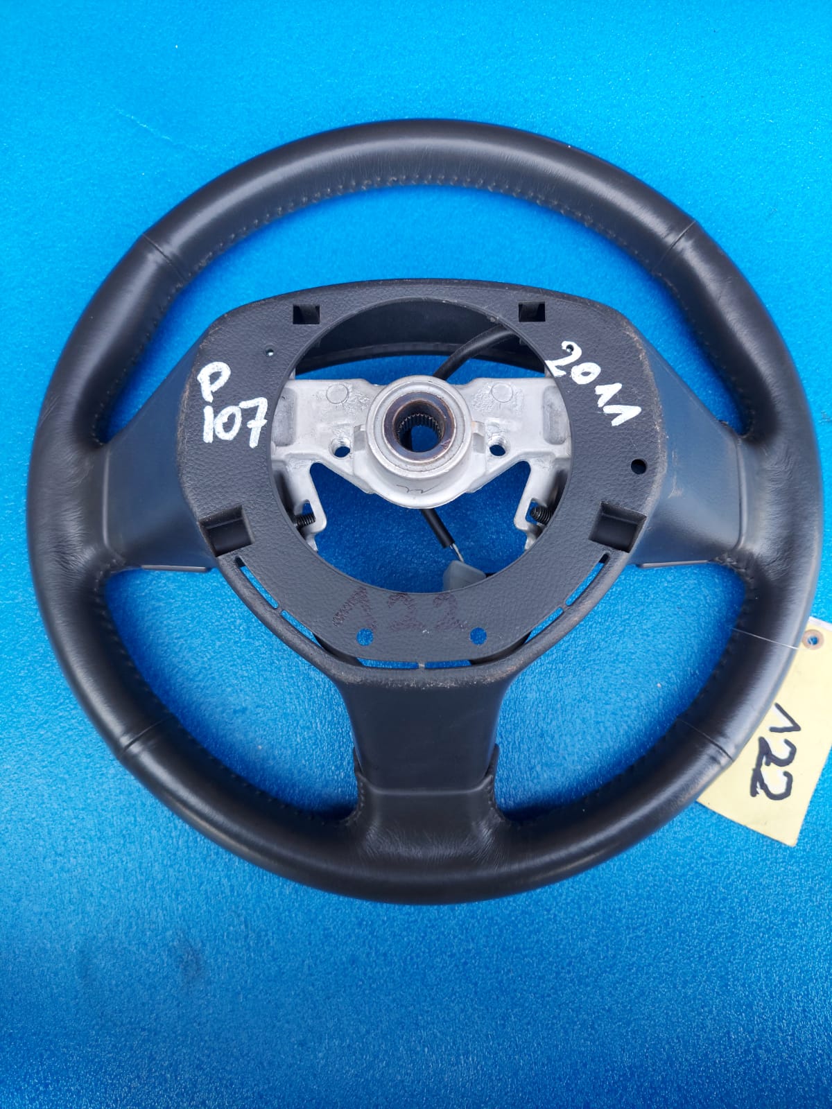 PEUGEOT 107 2011R lenkrad GS13105600