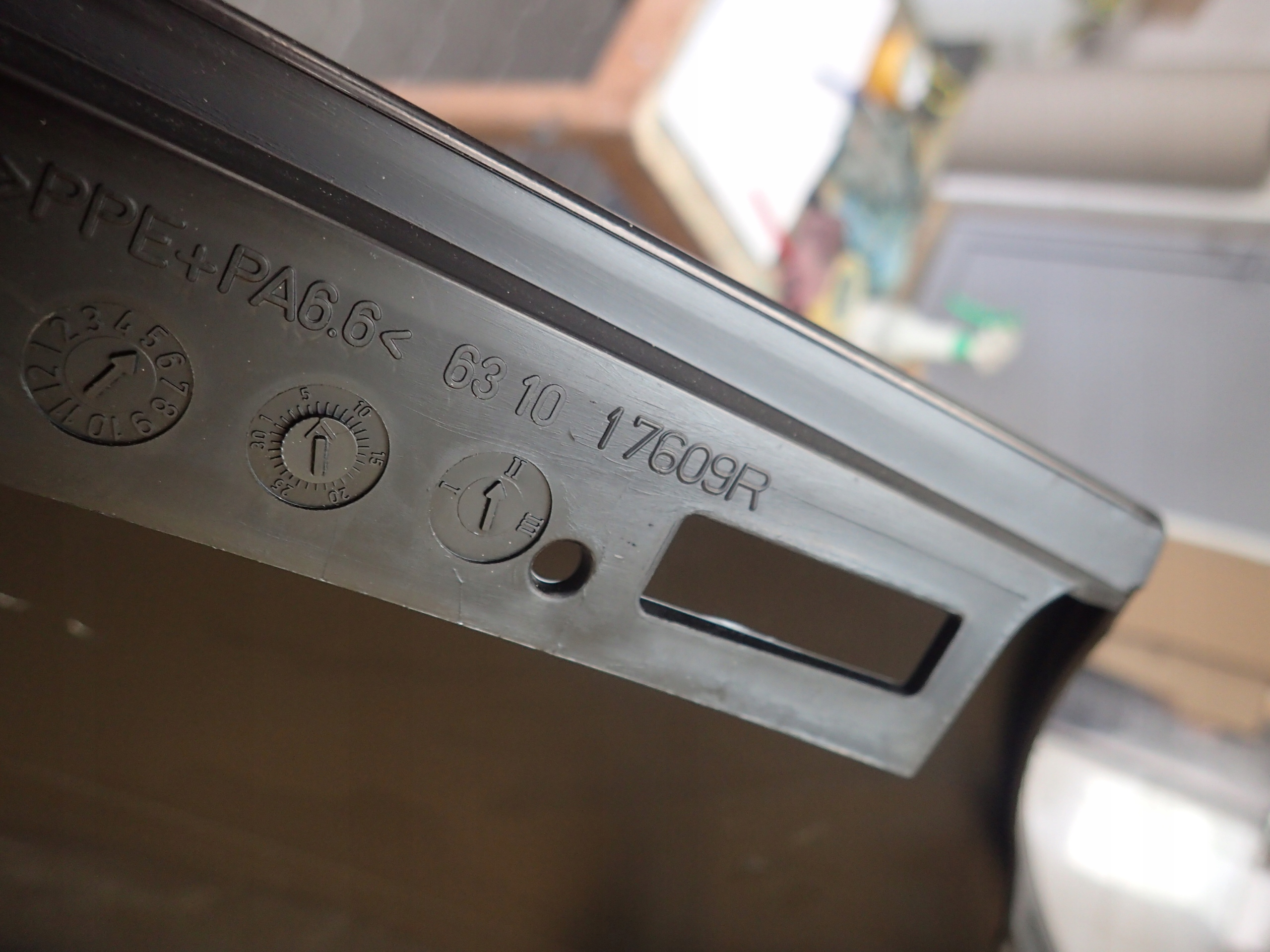 FENDER FRONT LEFT RENAULT SCENIC III 3 LIFT