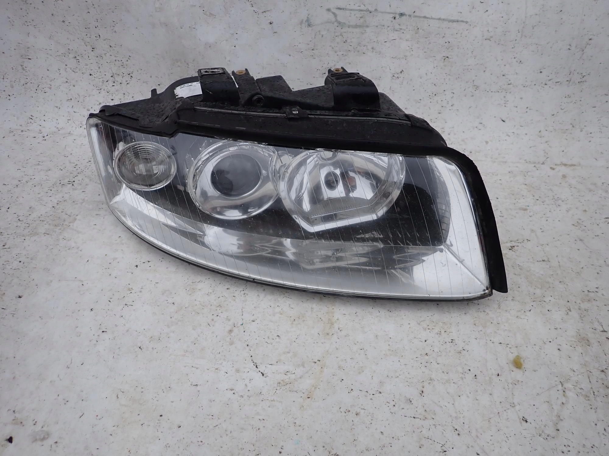 AUDI A4 B6 MALYSZ 00-04 light front right KSENON