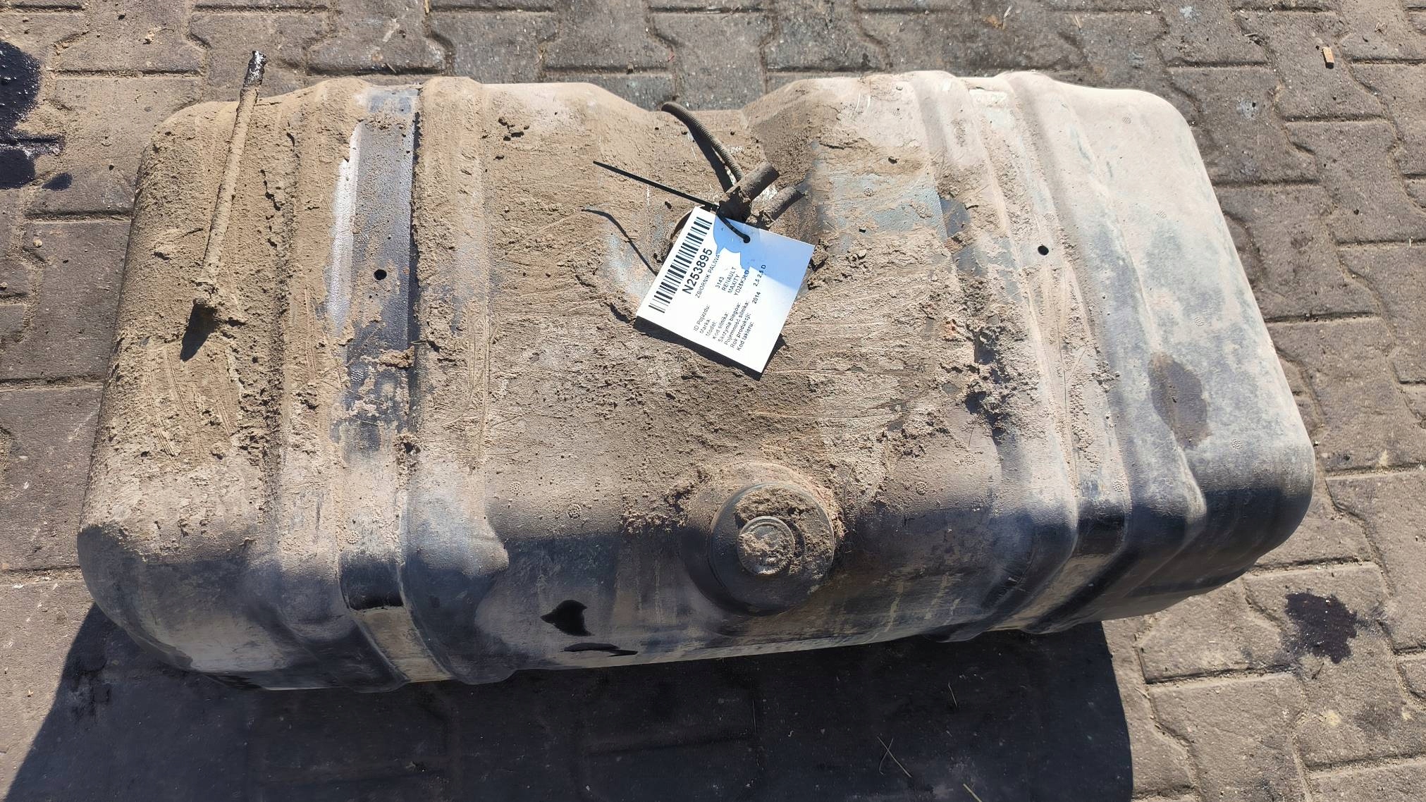 tank 17202-MB40A 2.5 D RENAULT MAXITY