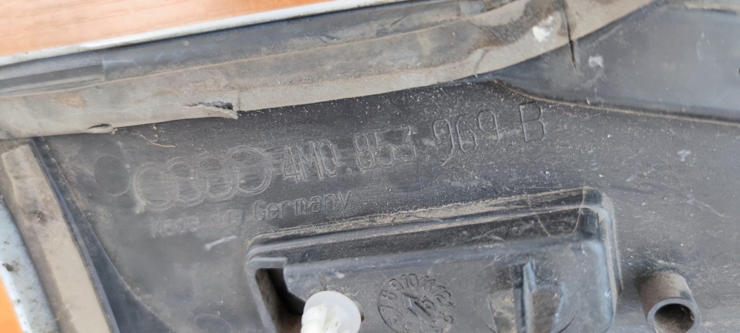 AUDI Q7 4M left moulding door rear part QUATTRO S-LINE