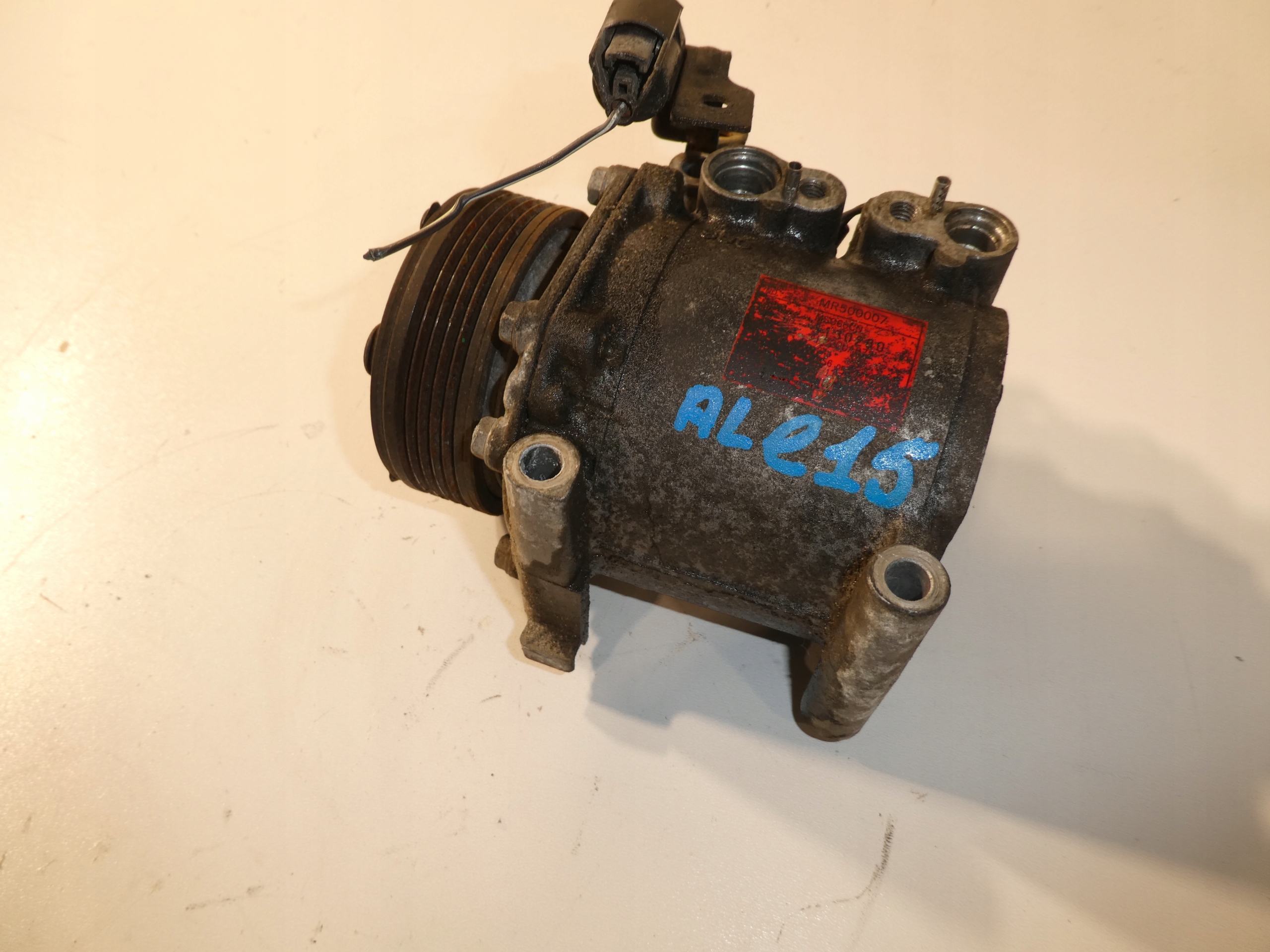 MITSUBISHI CARISMA LANCER 1.8 compressor; compressor of the air conditioning MR500007