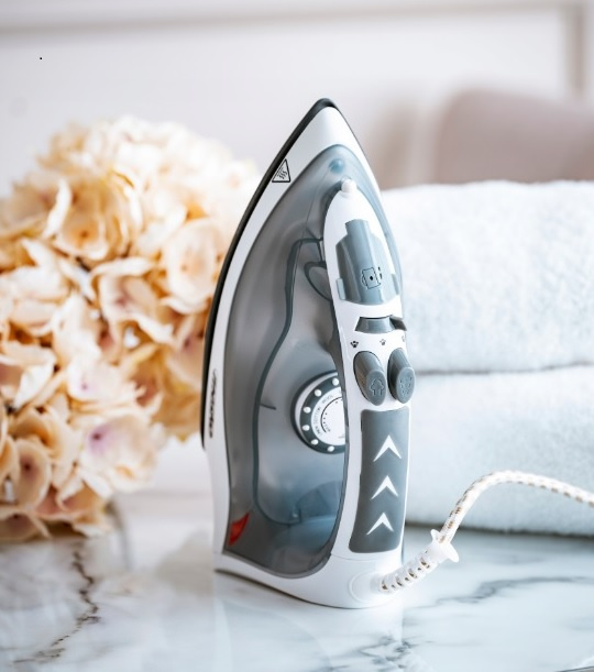 ŻELAZKO PAROWE CERAMICZNE MESKO DUŻA MOC 2800W Funkcje prasowanie w pionie spryskiwacz funkcja pary pionowy wyrzut pary inne