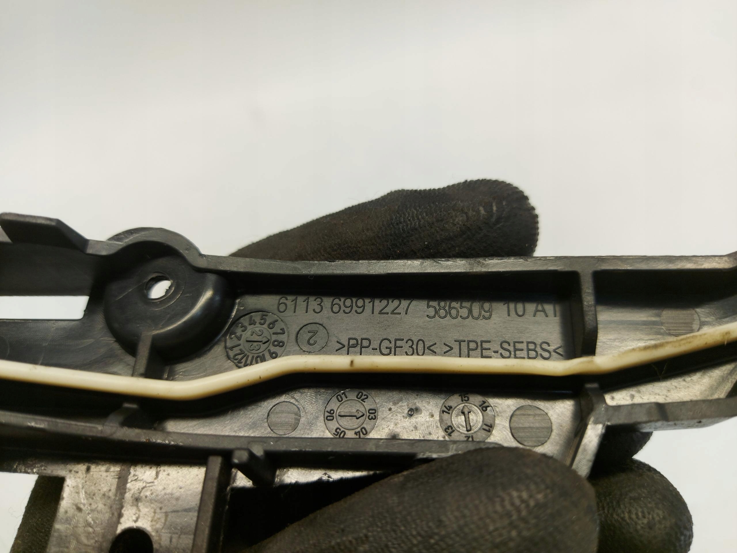 BMW i4 G26 4 GranCoupe, 2023r bracket holder under the window right front