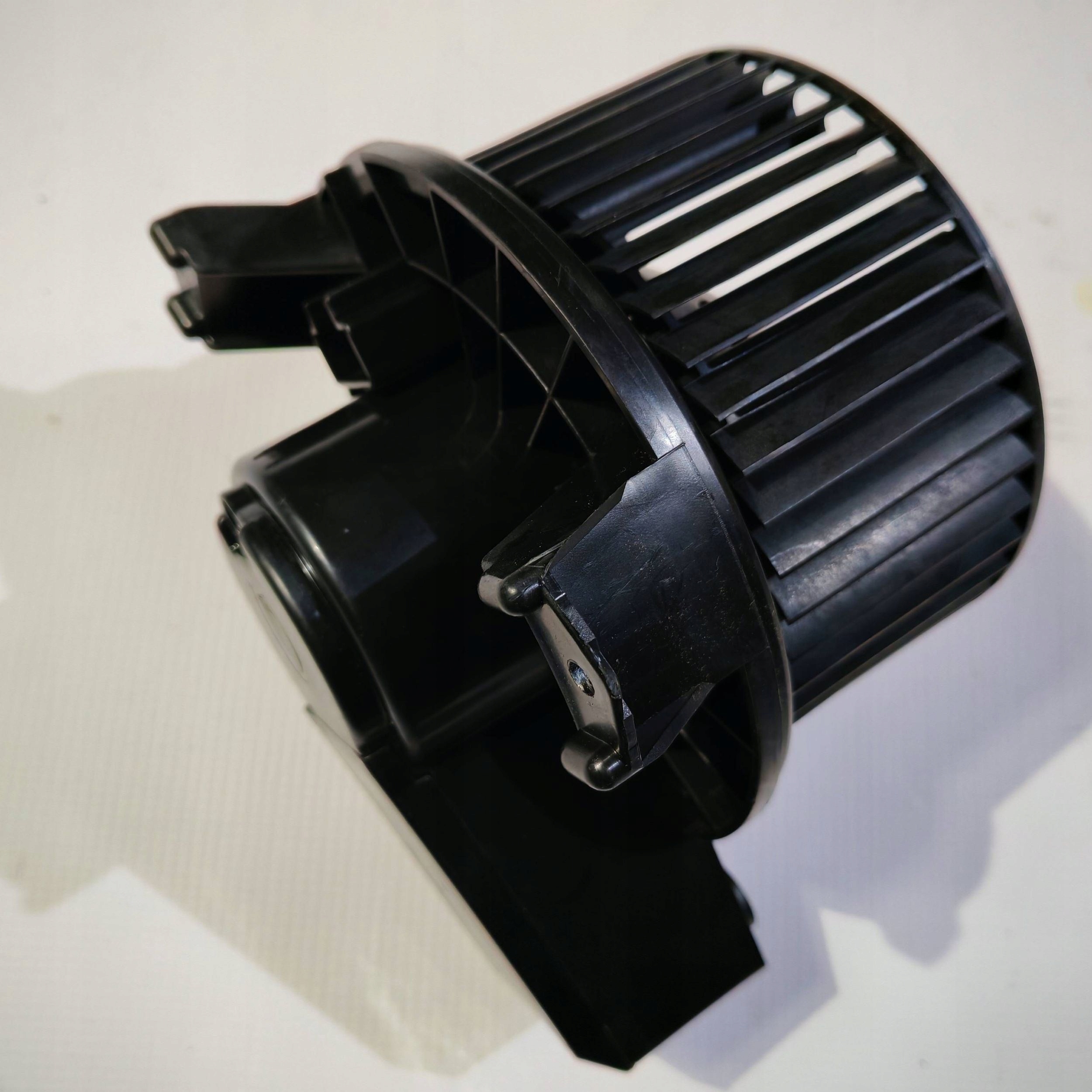 ventilátor tOPENÍ topení Ford Mustang 2010-2014